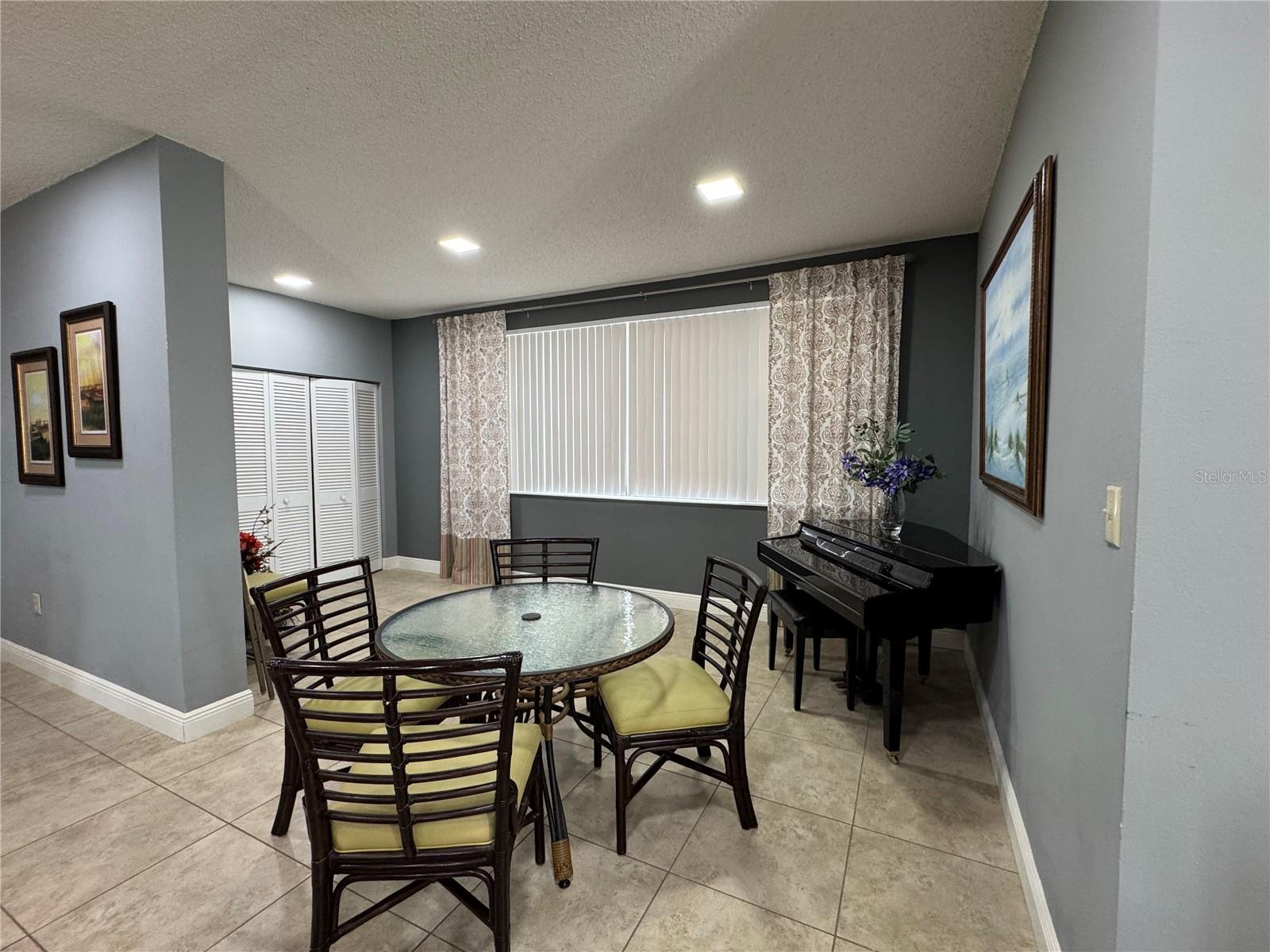 Image 18 of 30 For 750 Island Way 101