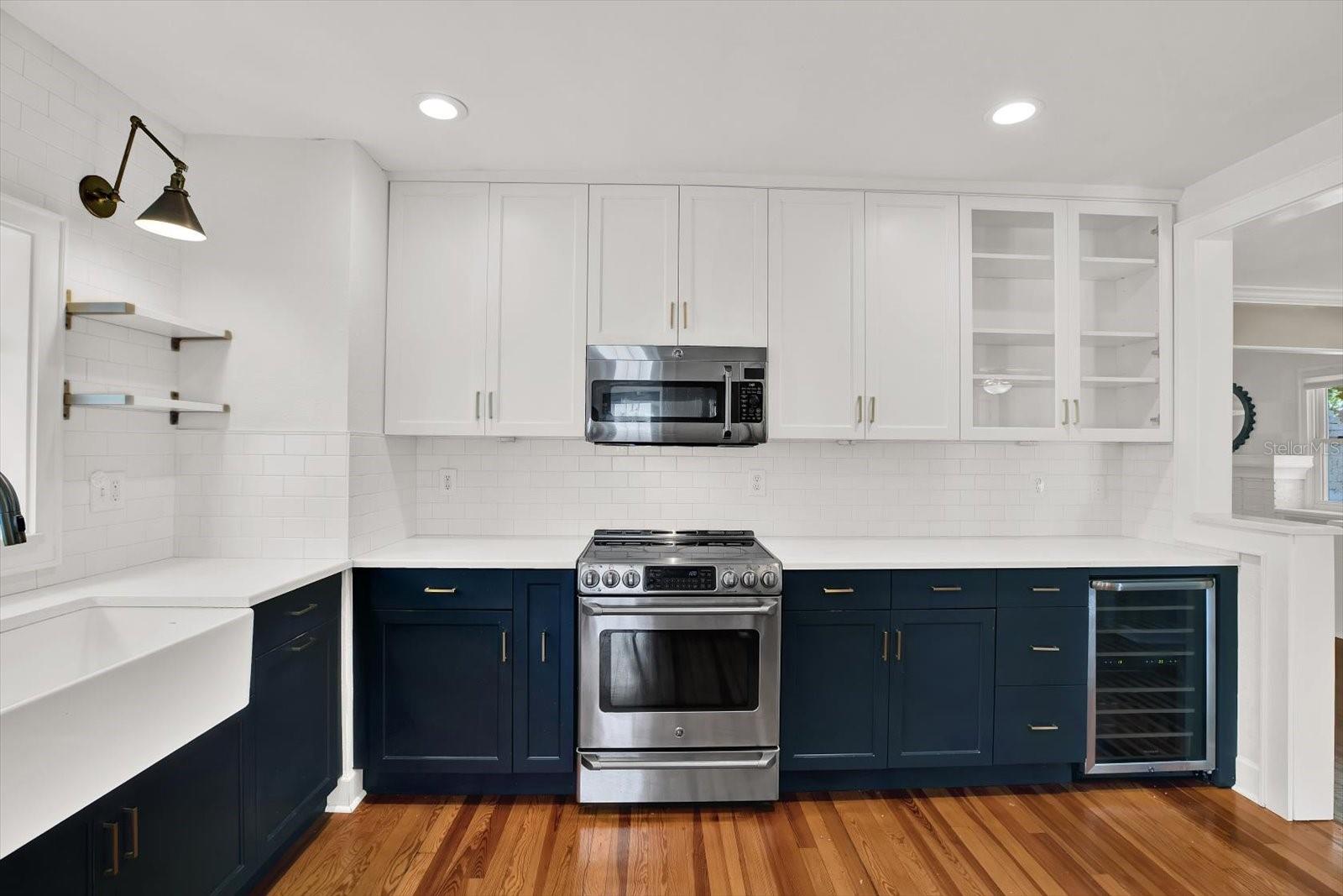Listing photo id 12 for 258 14th Avenue Ne