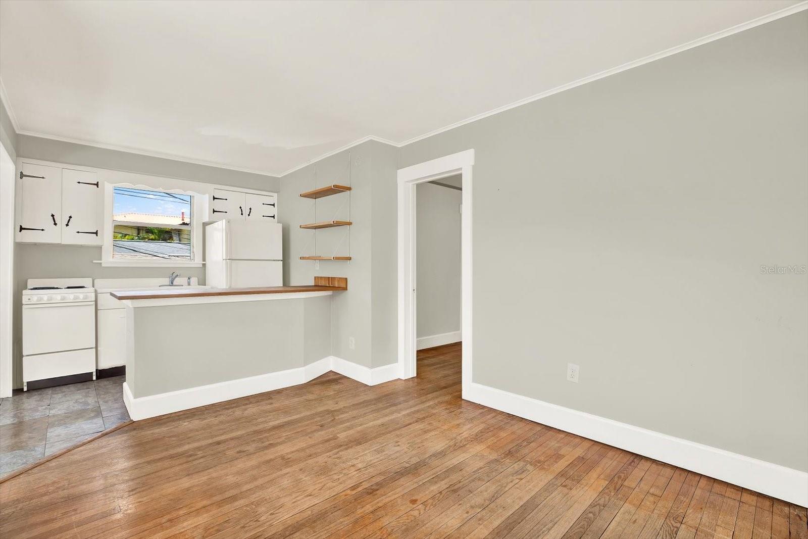 Listing photo id 36 for 258 14th Avenue Ne