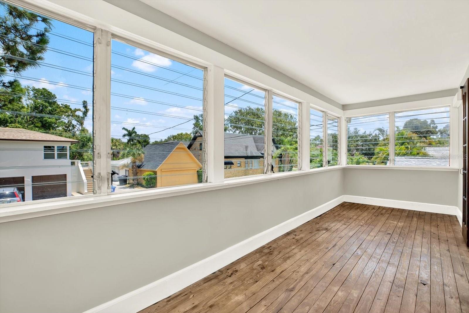 Listing photo id 39 for 258 14th Avenue Ne
