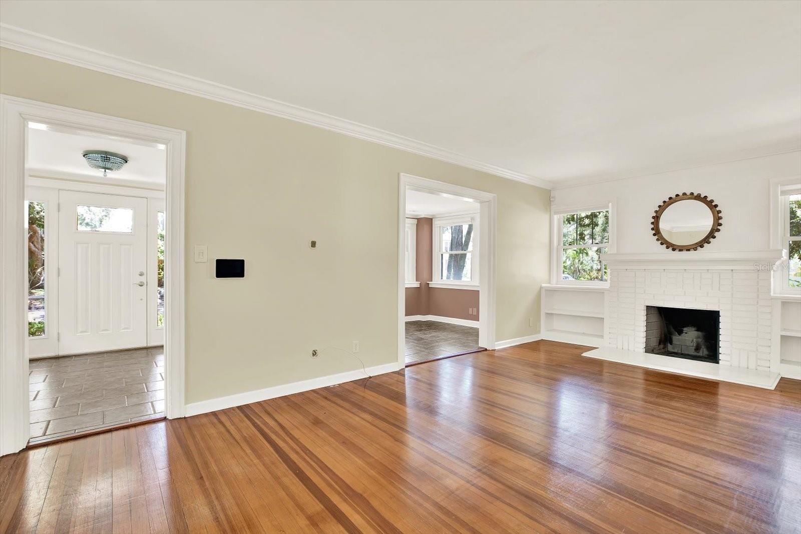 Listing photo id 4 for 258 14th Avenue Ne
