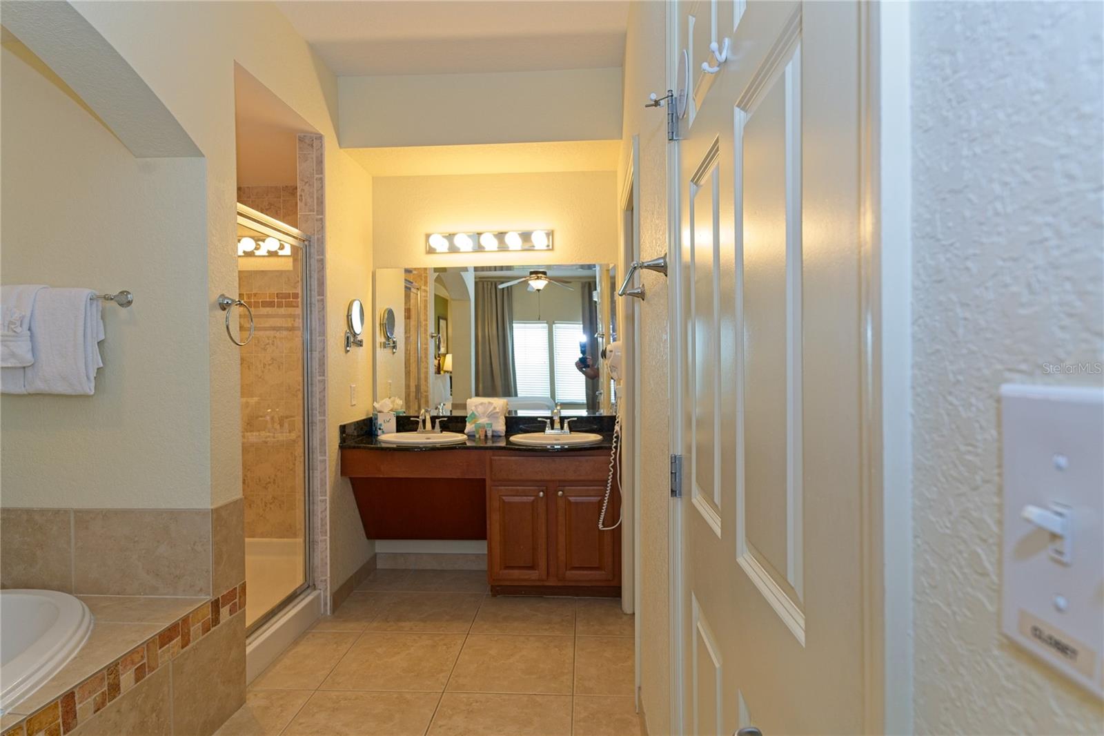 Image 10 of 40 For 8125 Resort Village Drive 5902