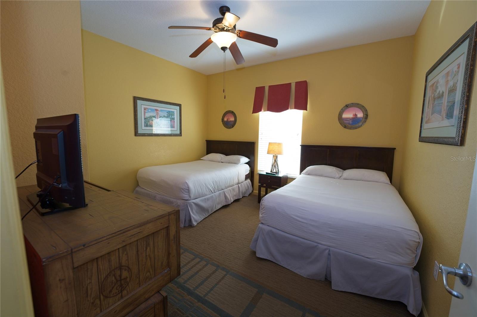 Image 15 of 40 For 8125 Resort Village Drive 5902