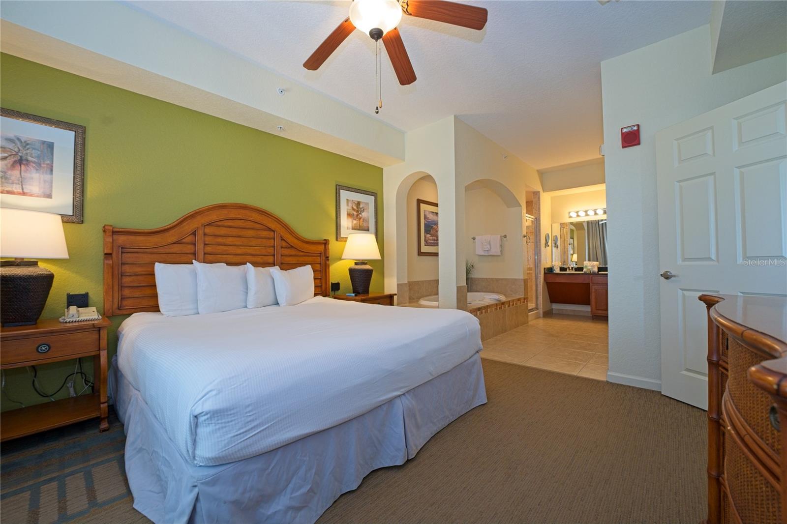 Image 7 of 40 For 8125 Resort Village Drive 5902