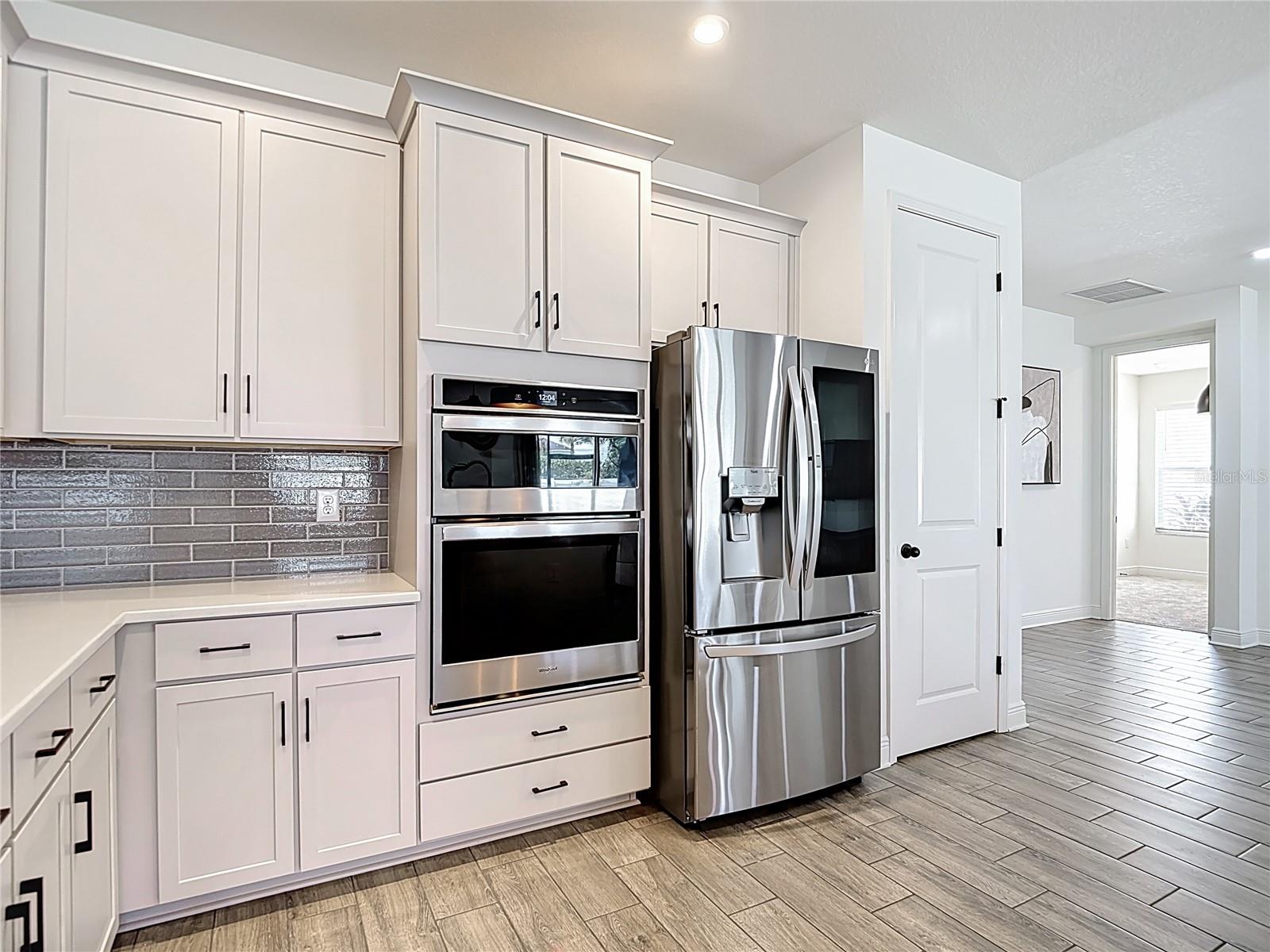 Listing photo id 11 for 34163 Radley Way