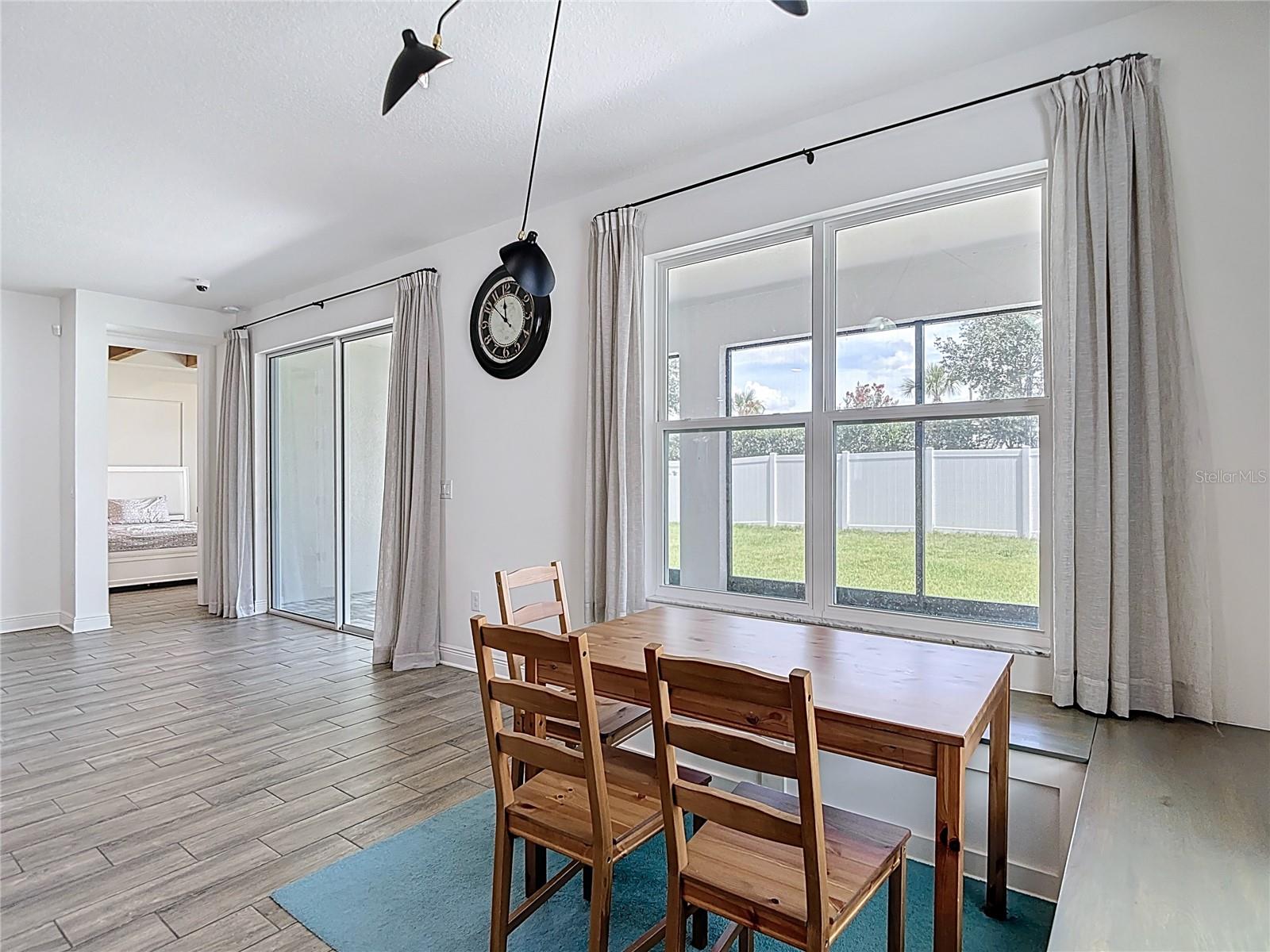 Listing photo id 14 for 34163 Radley Way