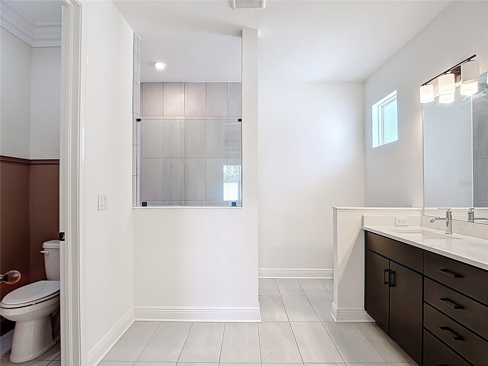 Listing photo id 17 for 34163 Radley Way