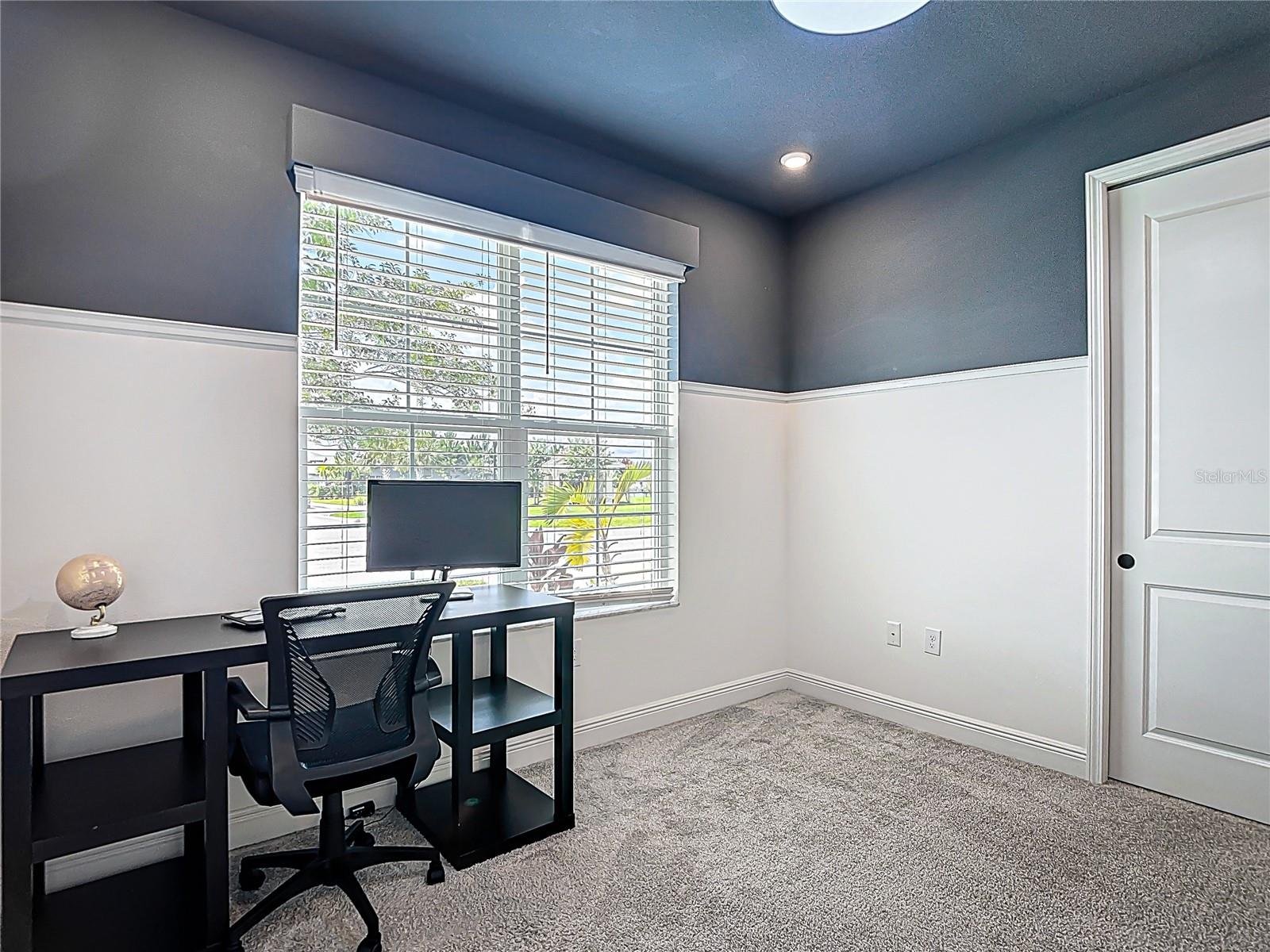 Listing photo id 22 for 34163 Radley Way