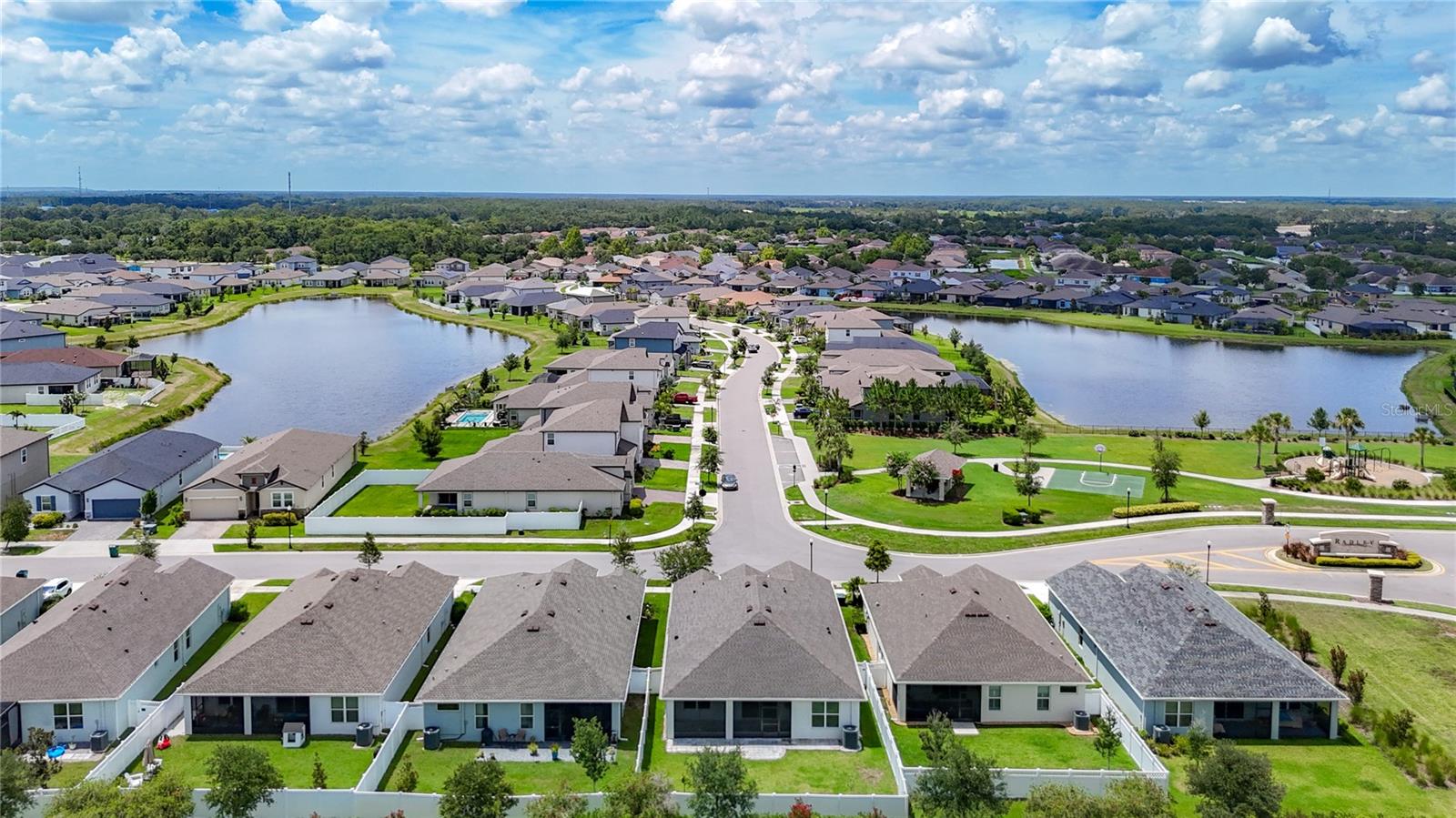 Listing photo id 30 for 34163 Radley Way