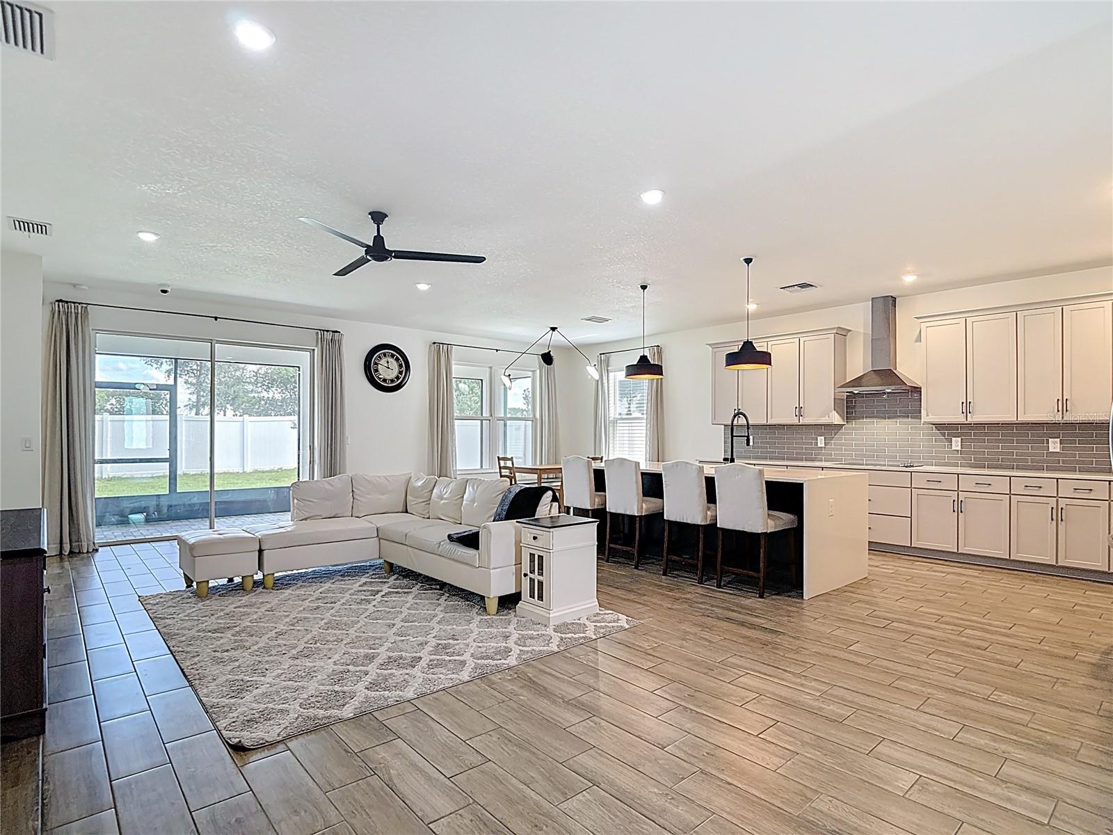 Listing photo id 6 for 34163 Radley Way