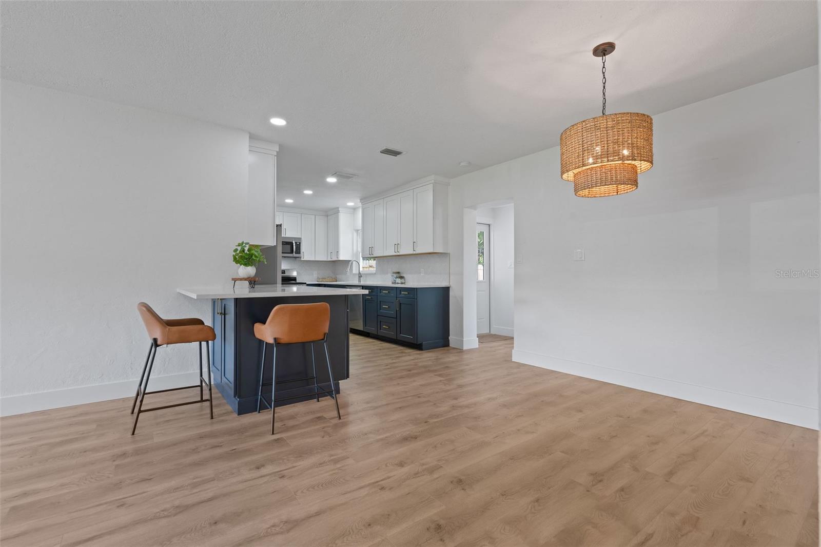 Image 10 of 40 For 1715 Thomas Drive