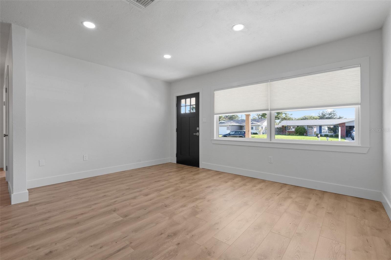 Image 17 of 40 For 1715 Thomas Drive