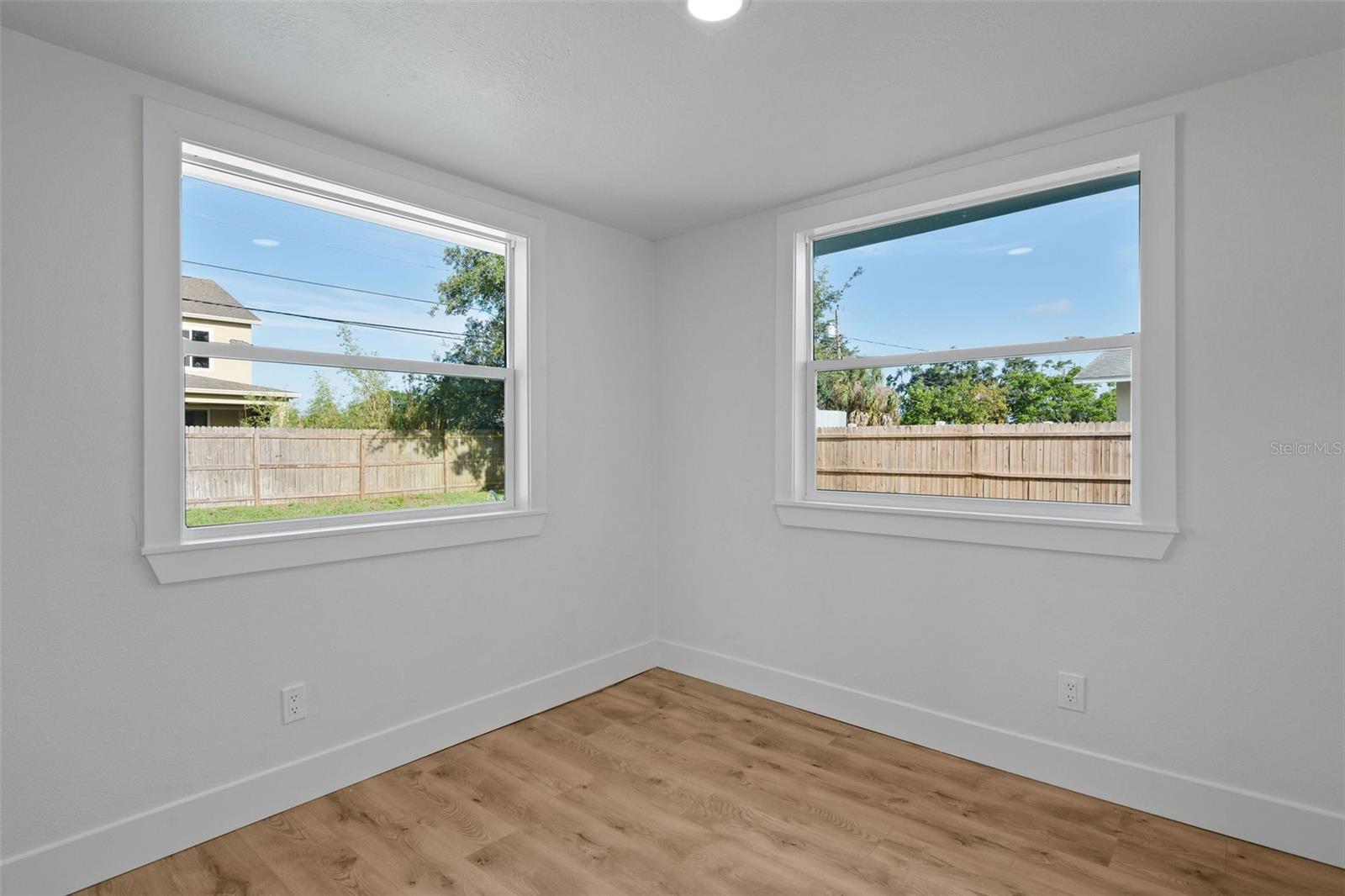 Image 19 of 40 For 1715 Thomas Drive