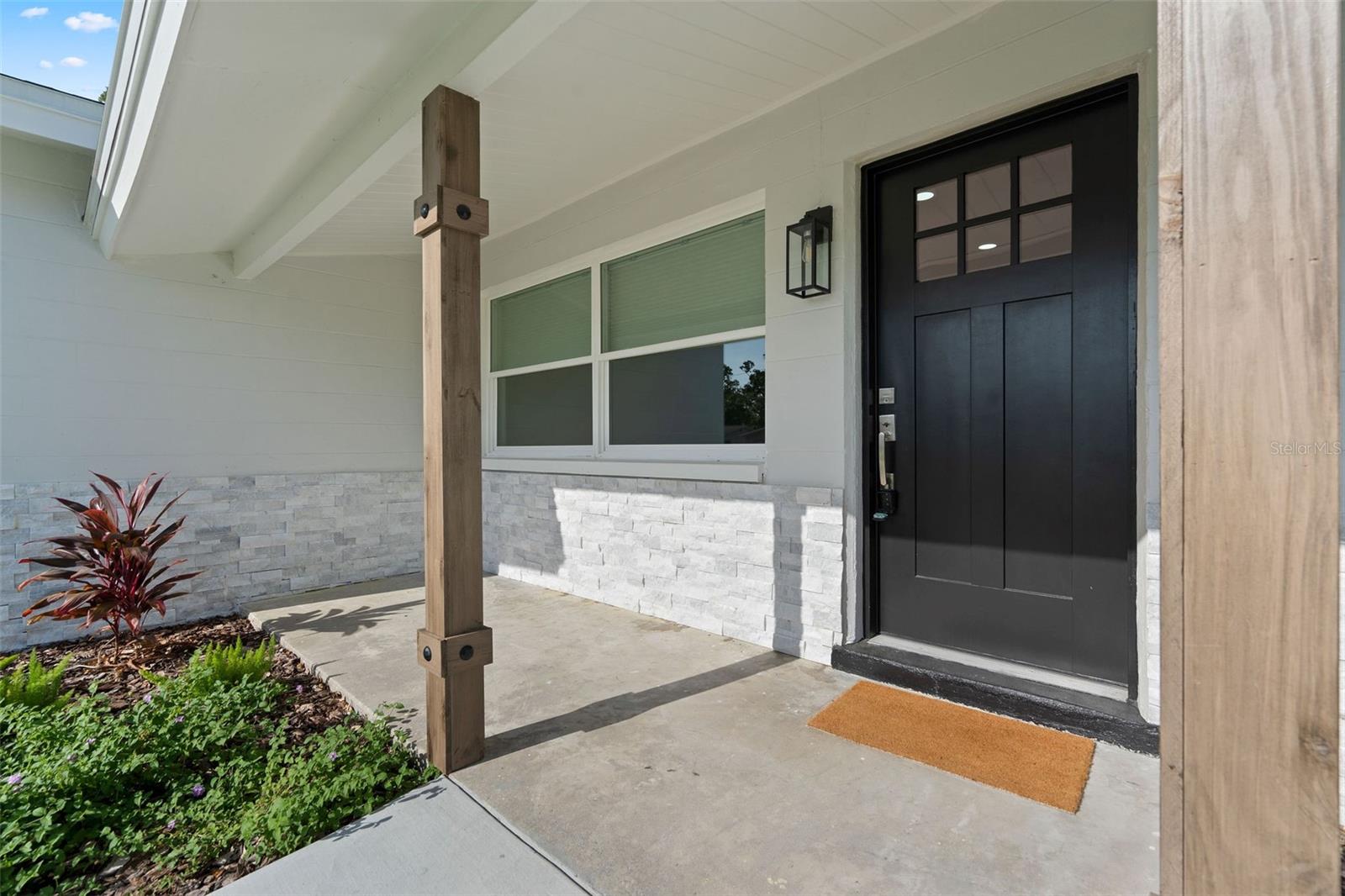 Image 2 of 40 For 1715 Thomas Drive