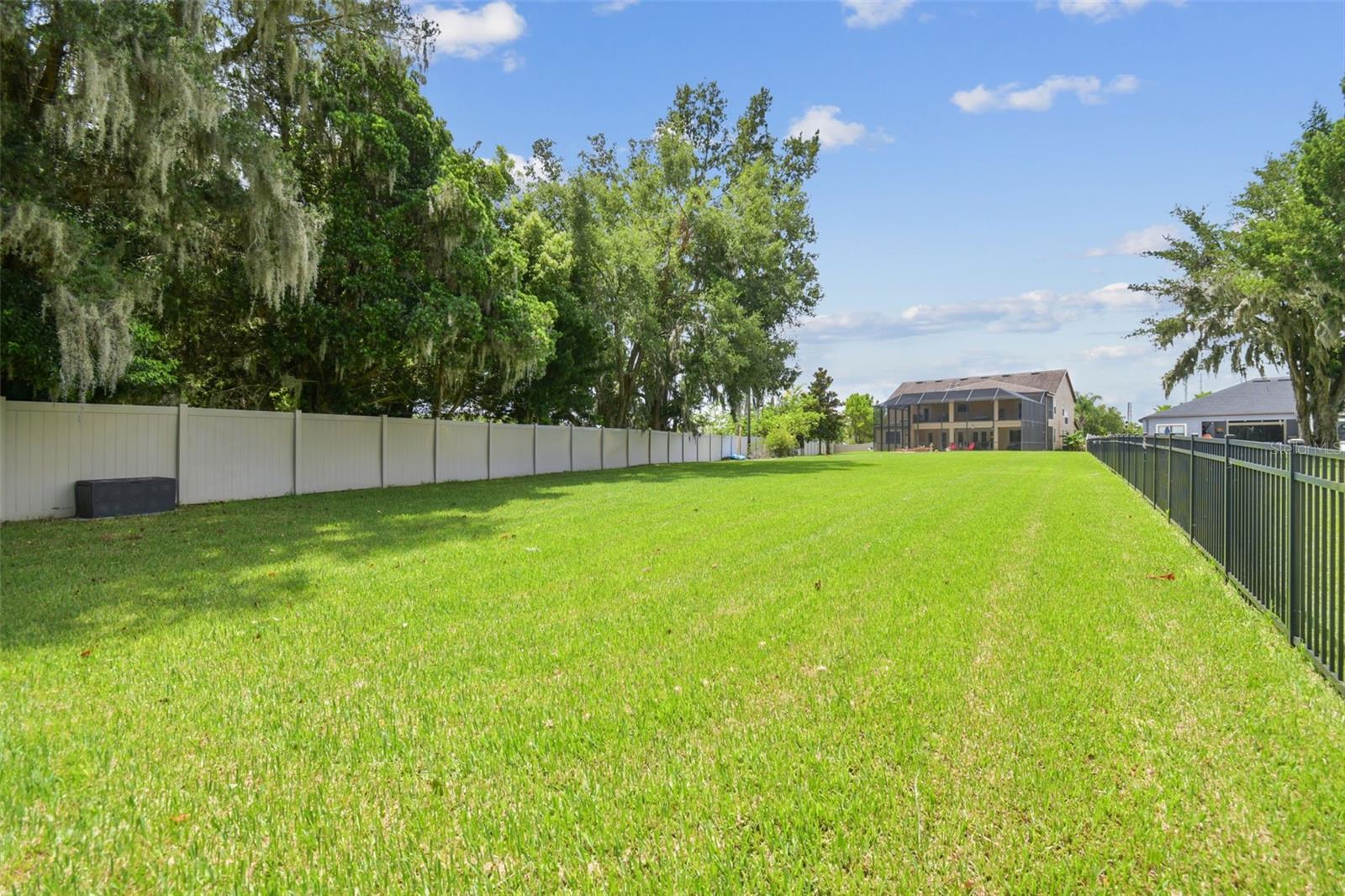 Image 91 of 100 For 2566 Lake Manor Drive