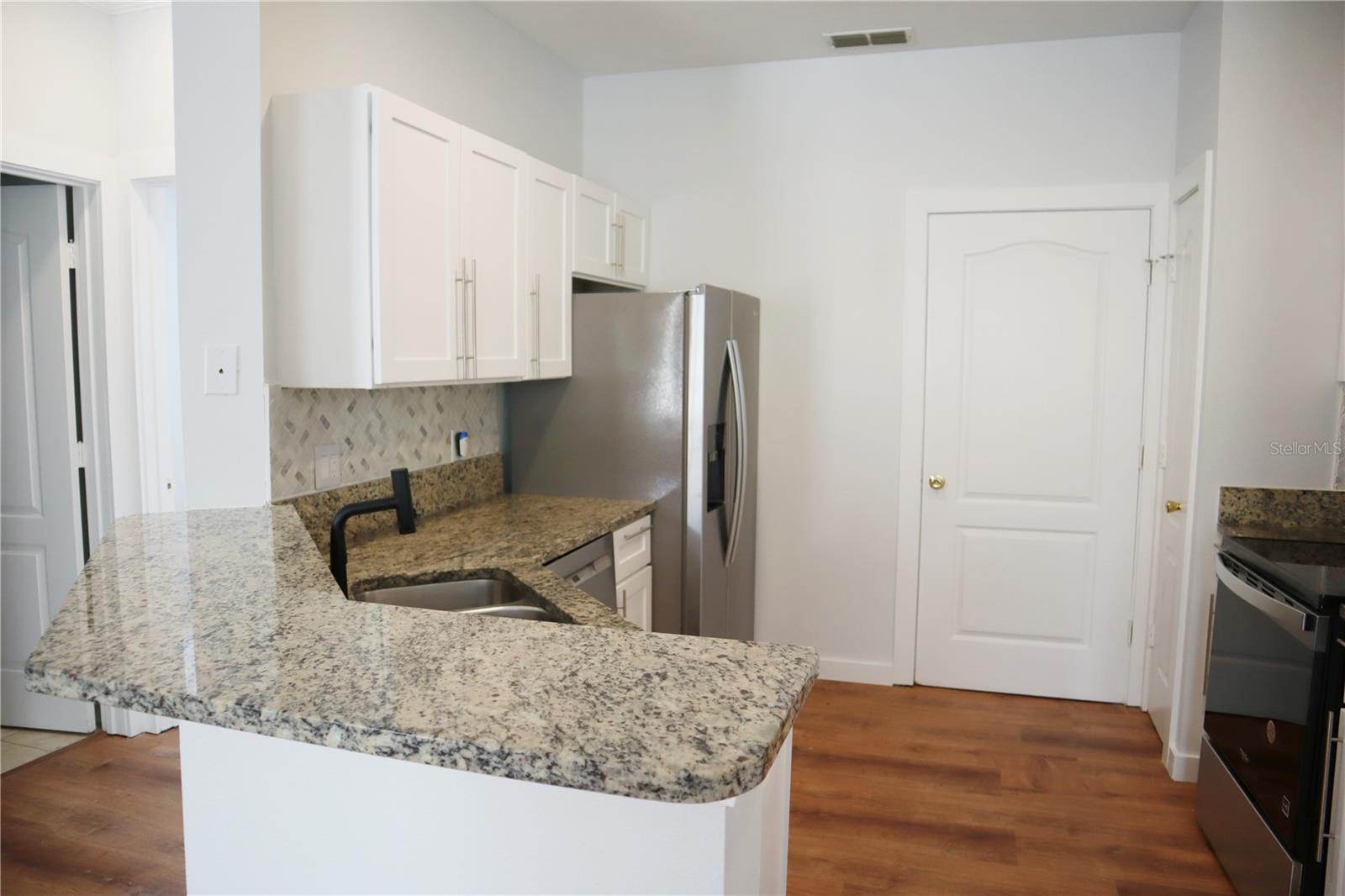 Image 4 of 14 For 10441 Villa View Circle 10441