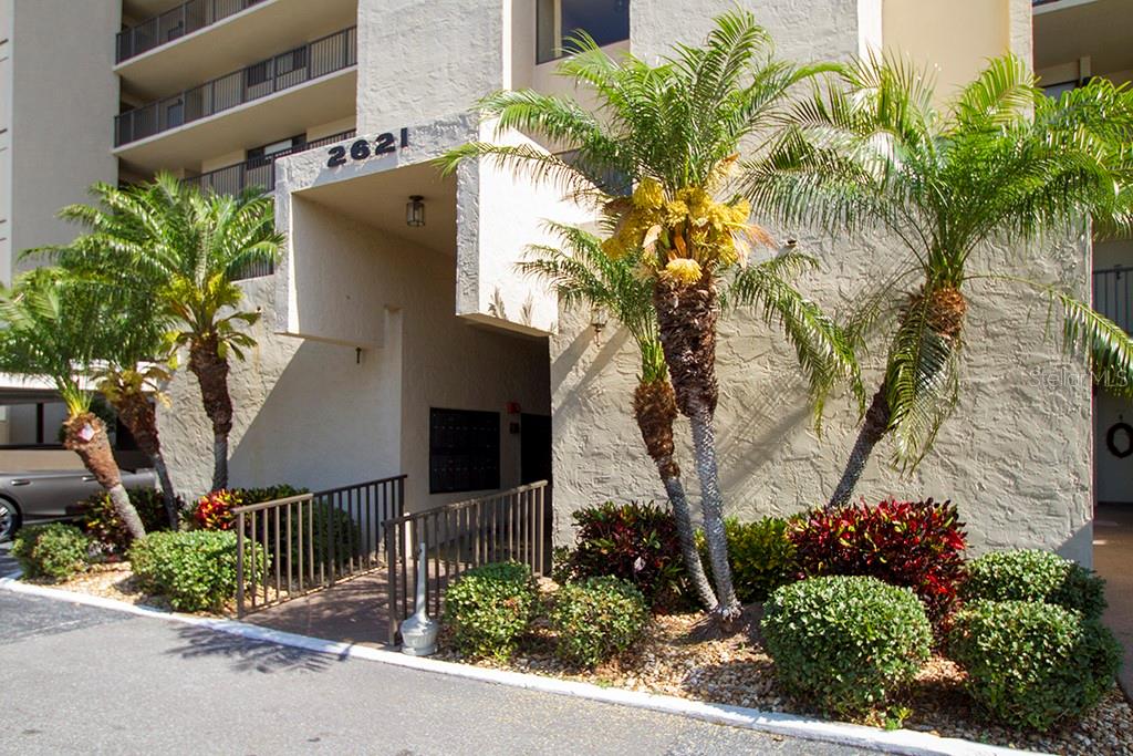 Image 28 of 49 For 2621 Cove Cay Drive 302