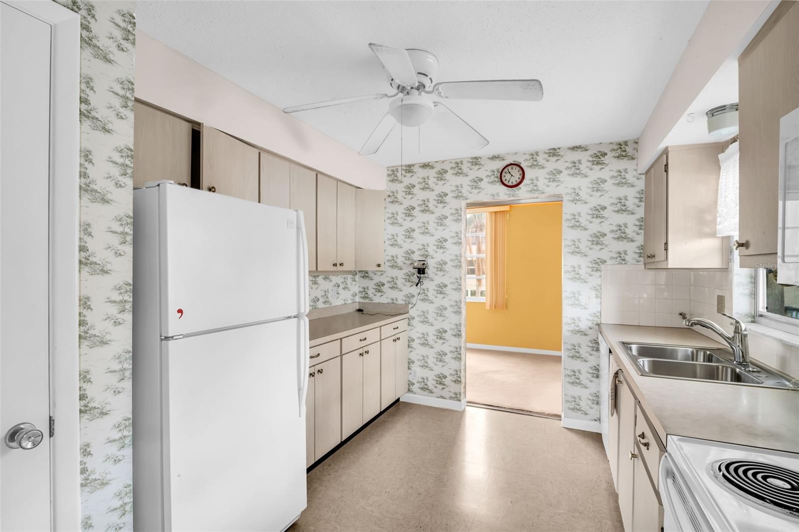 Image 10 of 31 For 5720 13th Avenue N 207b