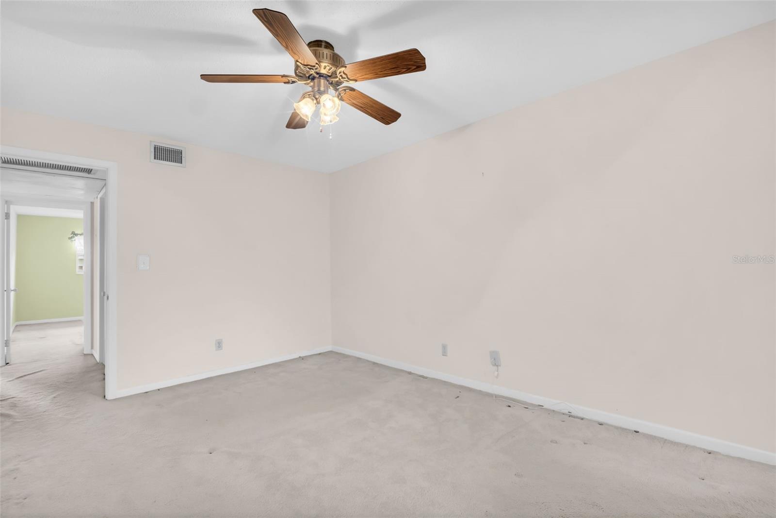 Image 15 of 31 For 5720 13th Avenue N 207b