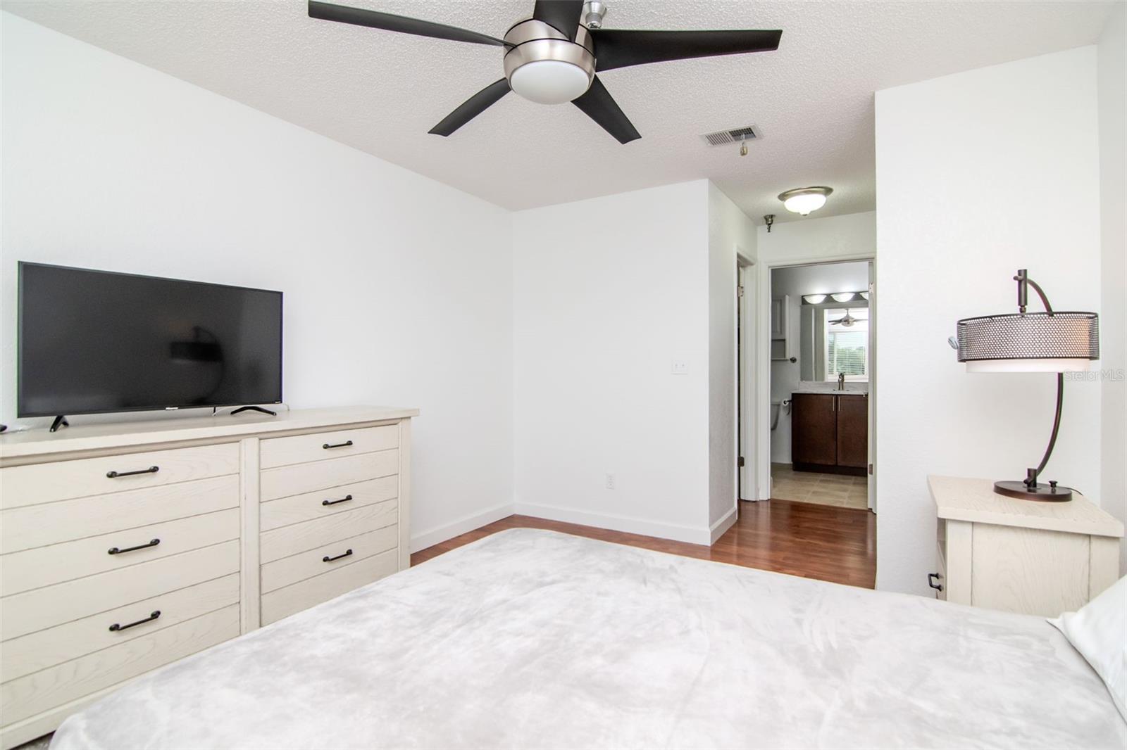 Image 10 of 21 For 10265 Gandy Boulevard N 1702