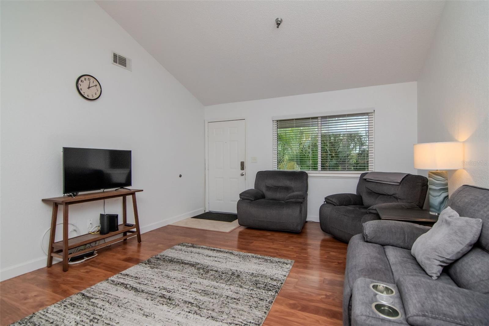 Image 4 of 21 For 10265 Gandy Boulevard N 1702
