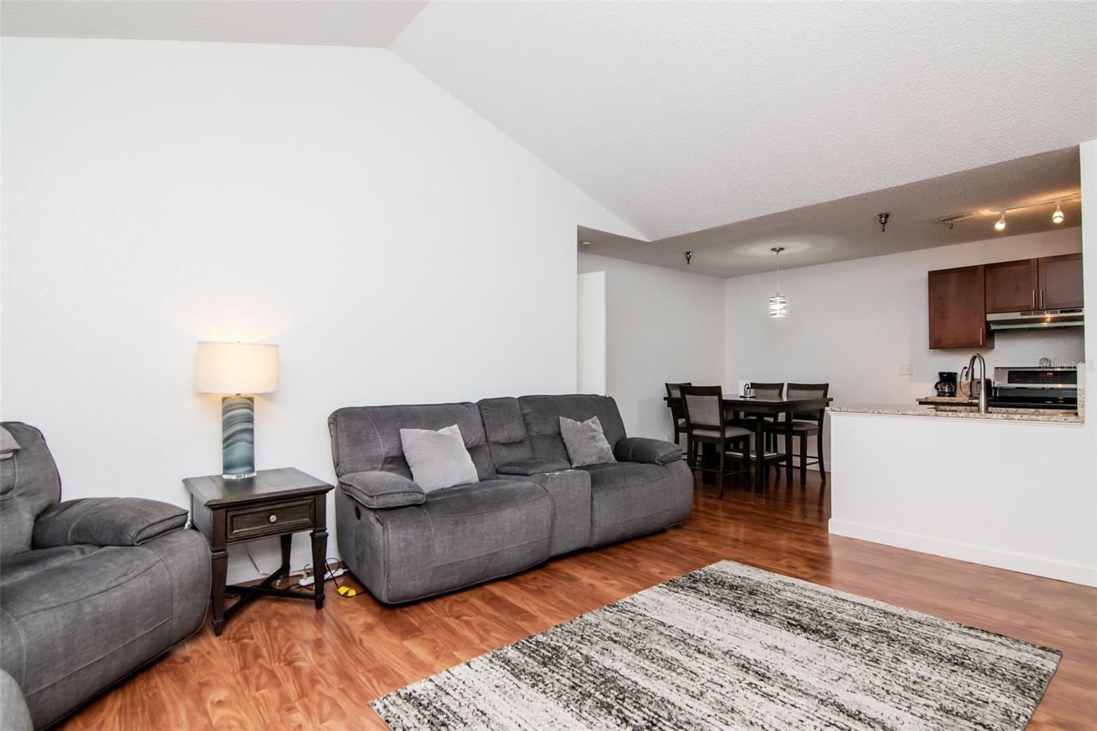 Image 5 of 21 For 10265 Gandy Boulevard N 1702