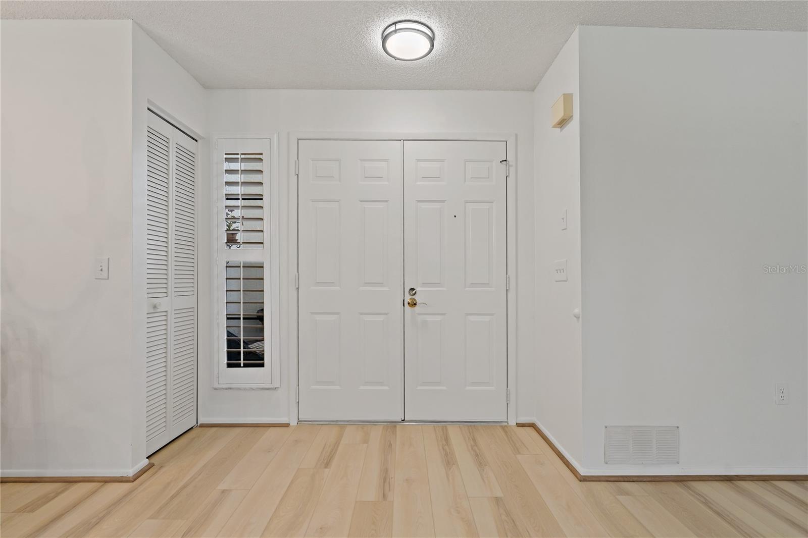 Image 12 of 60 For 1401 Camelot Court