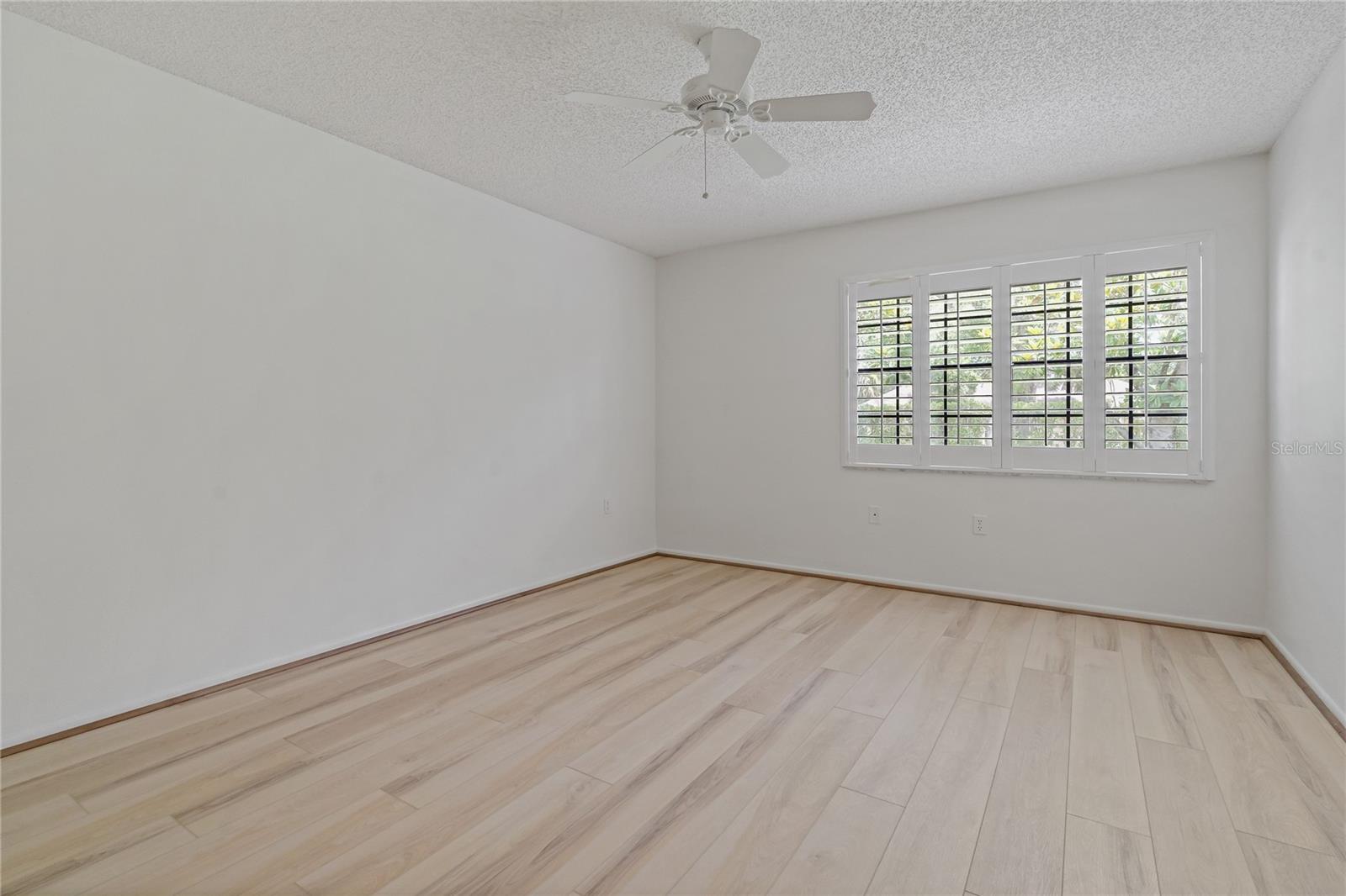 Image 15 of 60 For 1401 Camelot Court