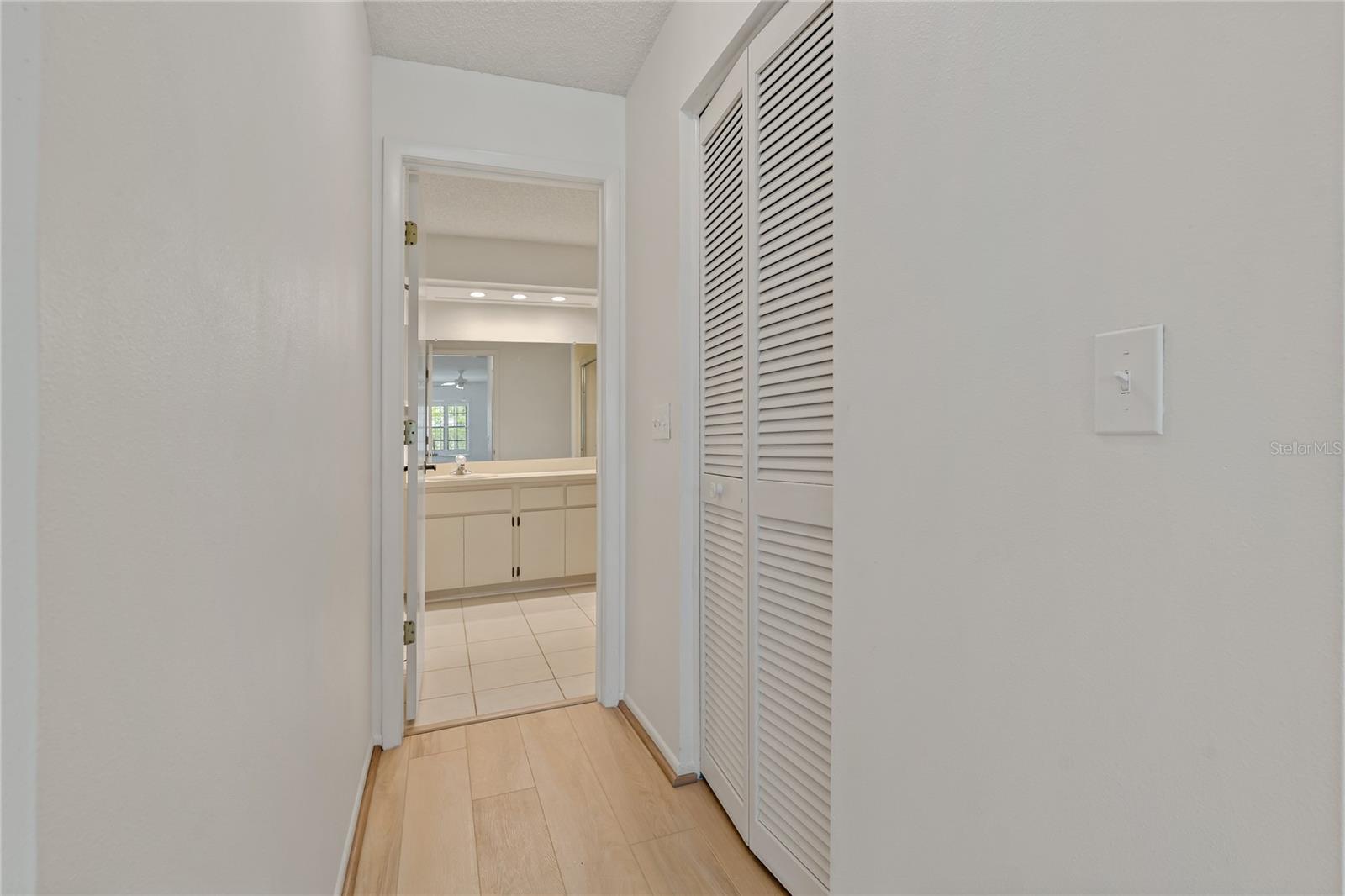 Image 19 of 60 For 1401 Camelot Court