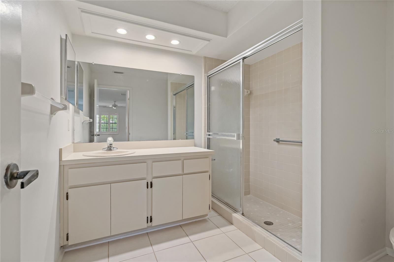 Image 20 of 60 For 1401 Camelot Court
