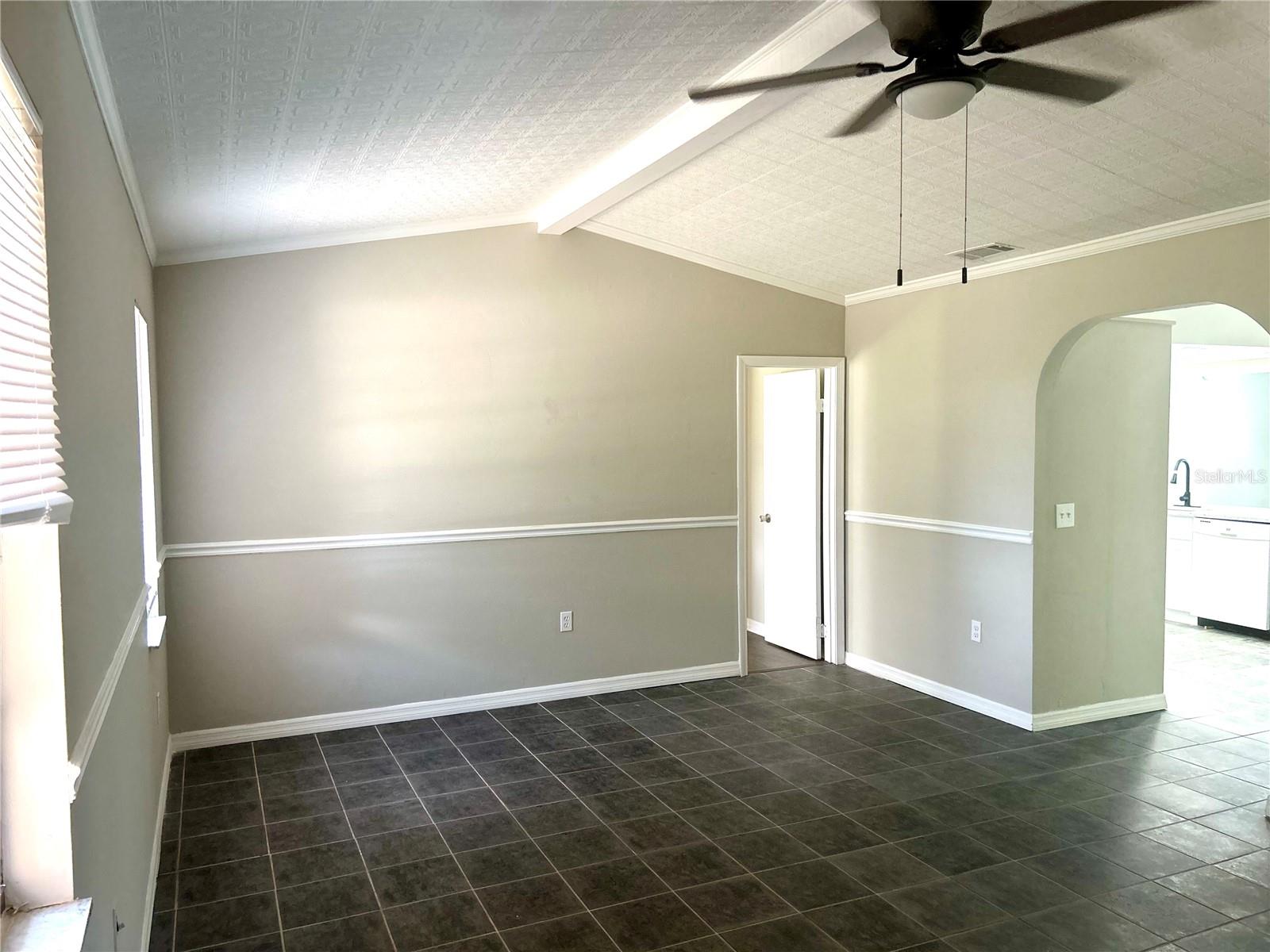 Image 2 of 18 For 271 Eastpoint Court A