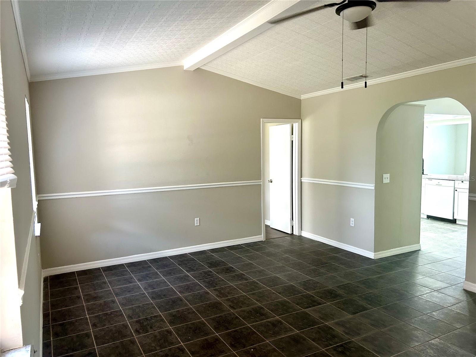 Image 4 of 18 For 271 Eastpoint Court A