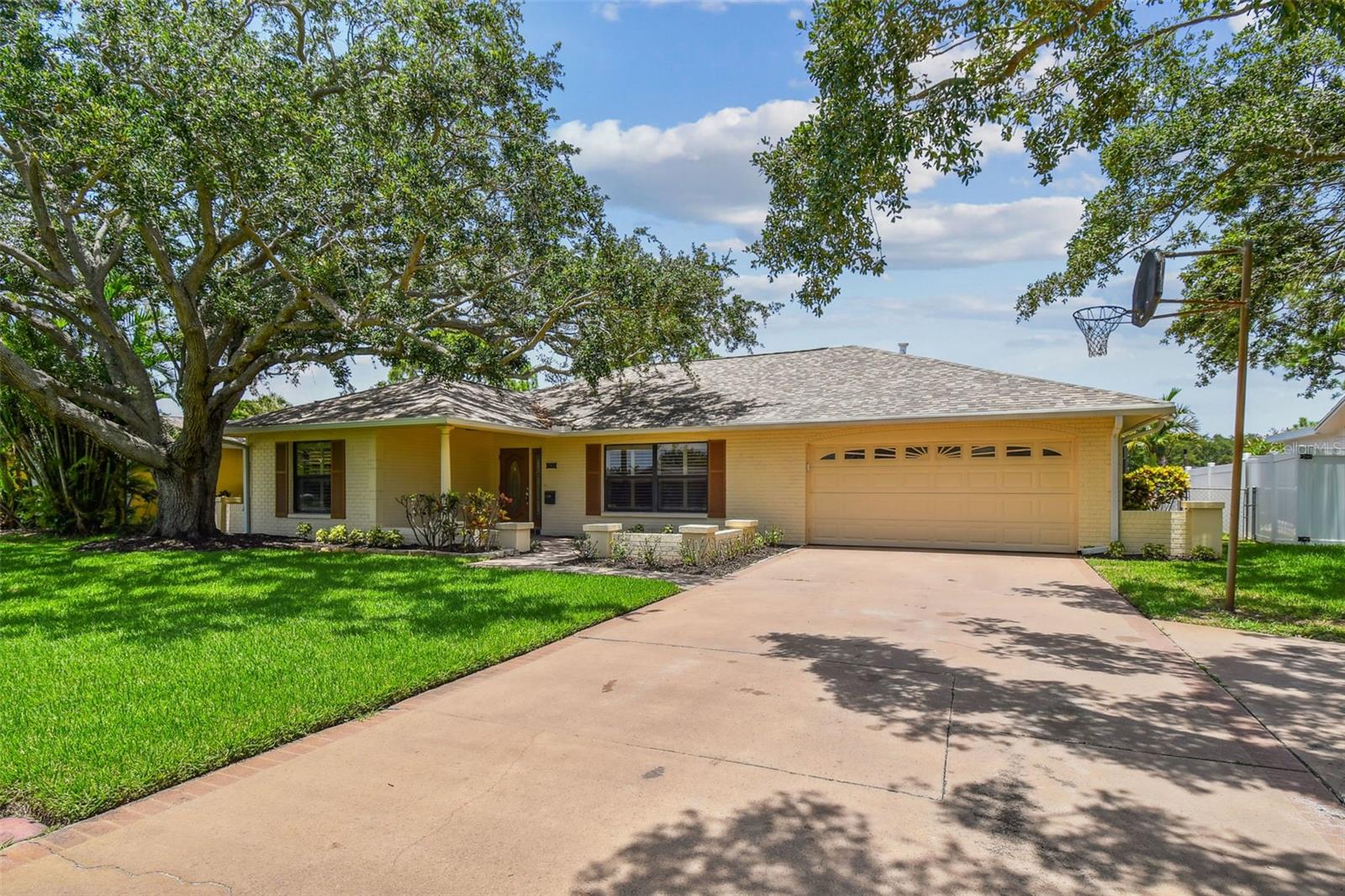 Details for 1443 54th Avenue Ne, ST PETERSBURG, FL 33703