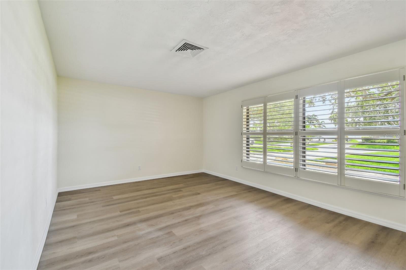 Image 10 of 53 For 1443 54th Avenue Ne