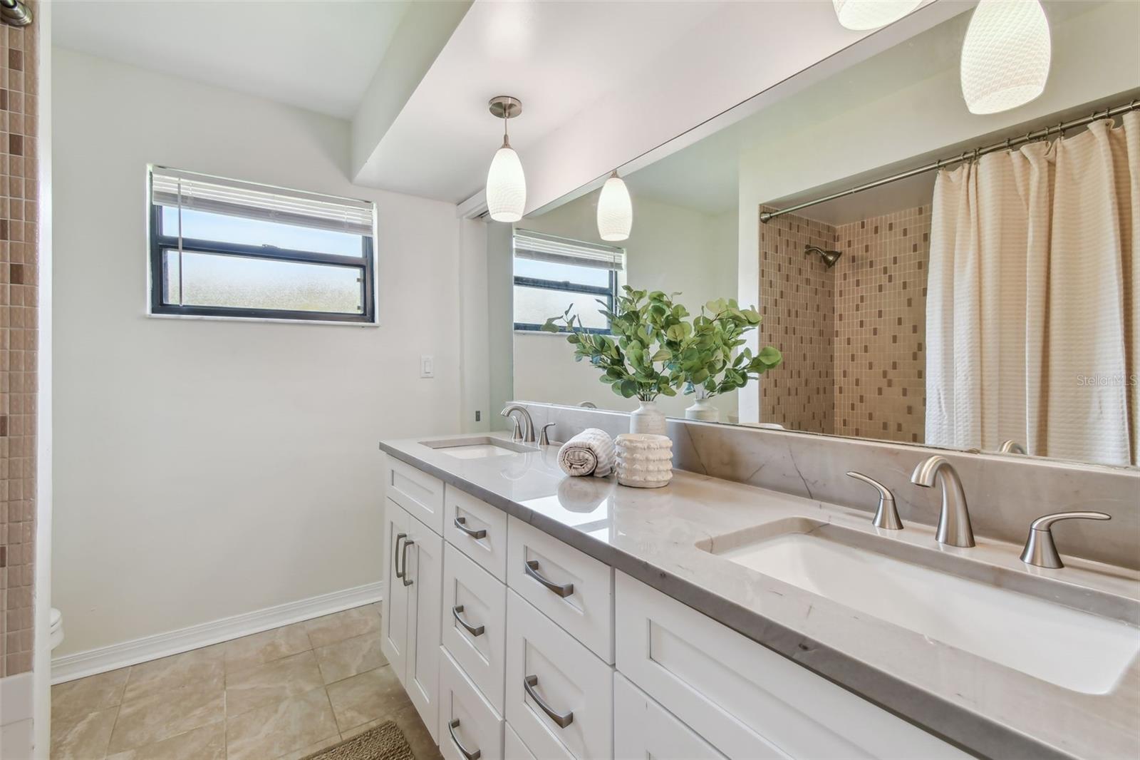Image 33 of 53 For 1443 54th Avenue Ne