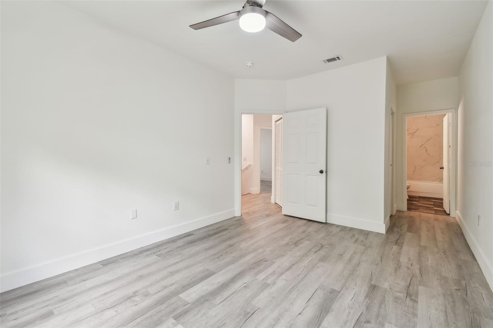 Image 23 of 50 For 2171 Portofino Place 27-2725