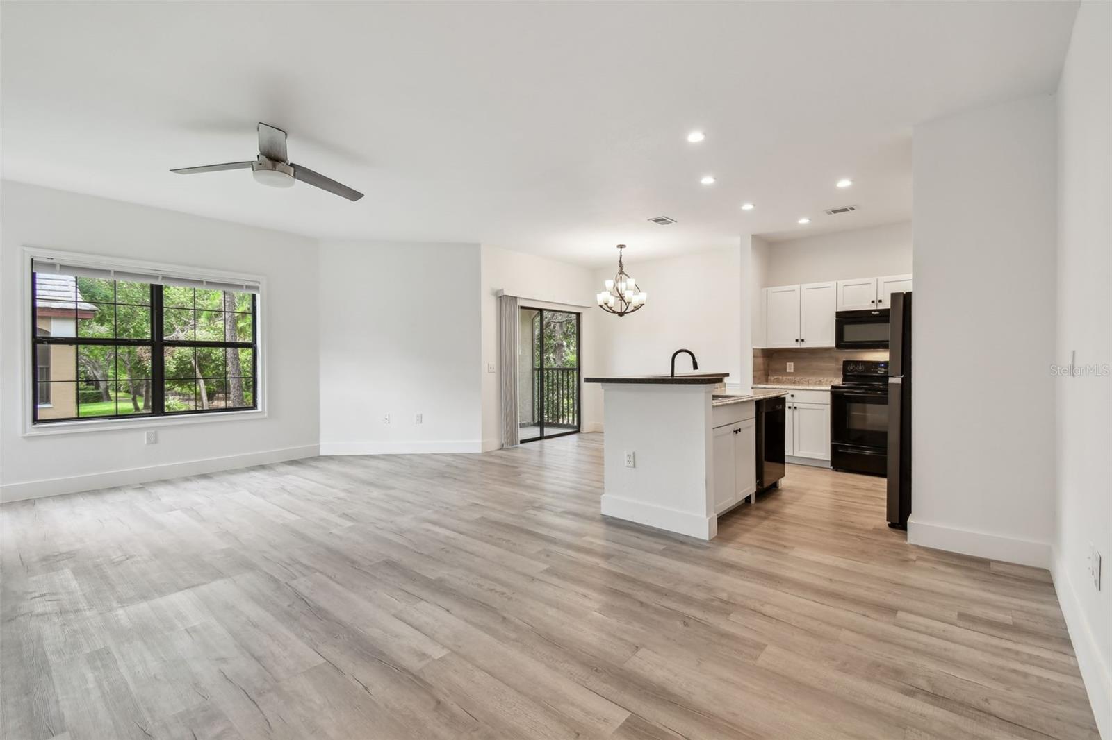 Image 4 of 50 For 2171 Portofino Place 27-2725