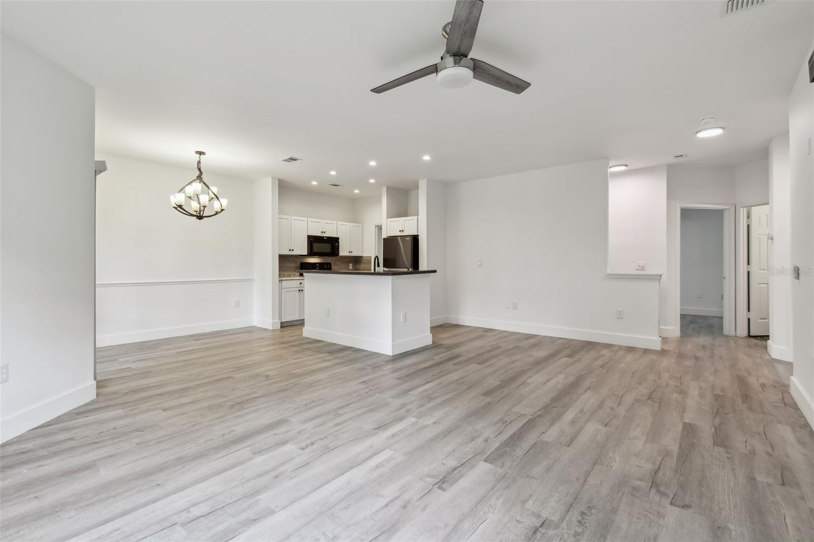 Image 9 of 50 For 2171 Portofino Place 27-2725