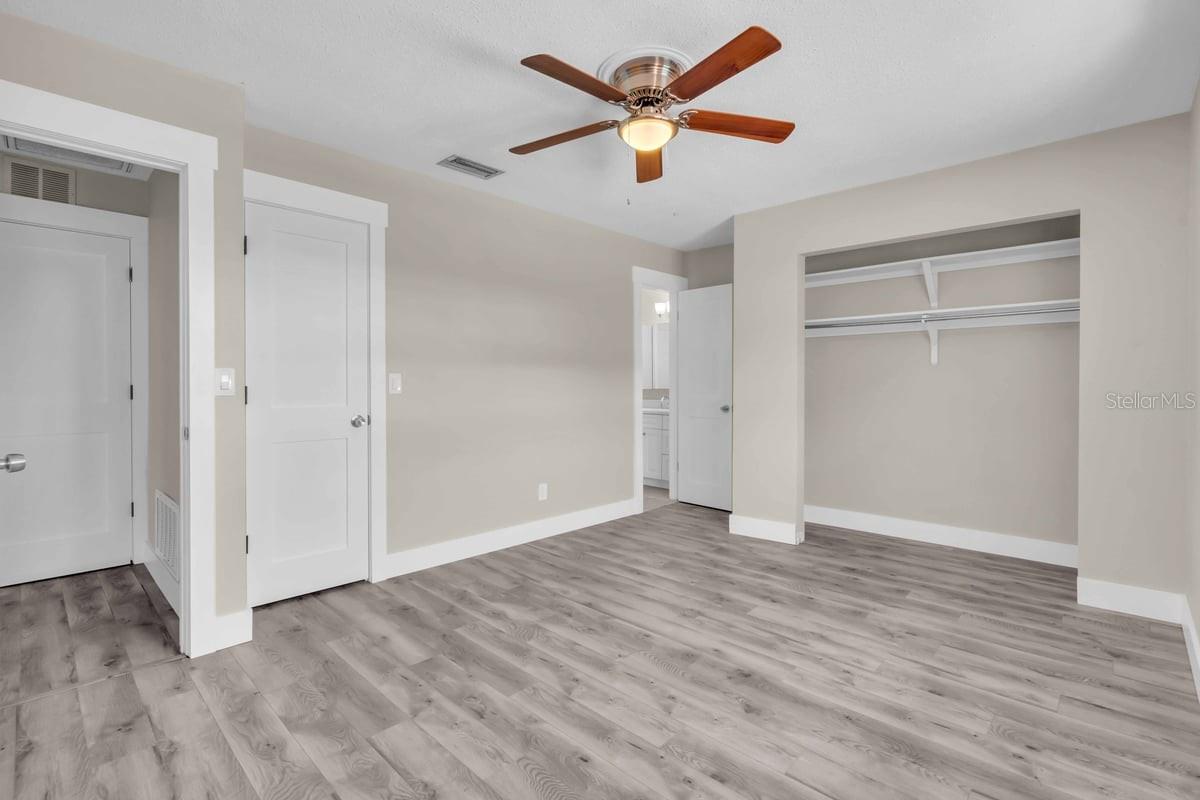 Image 13 of 27 For 11490 48th Avenue N
