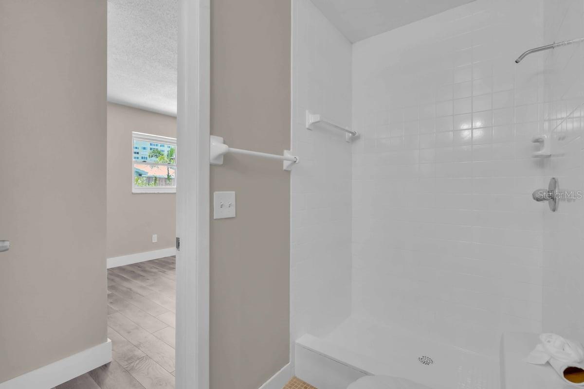 Image 15 of 27 For 11490 48th Avenue N