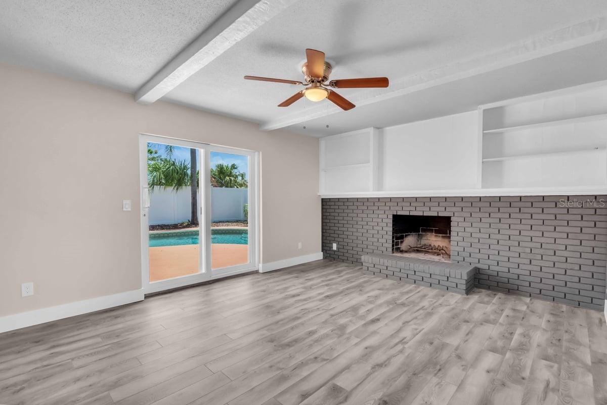 Image 9 of 27 For 11490 48th Avenue N