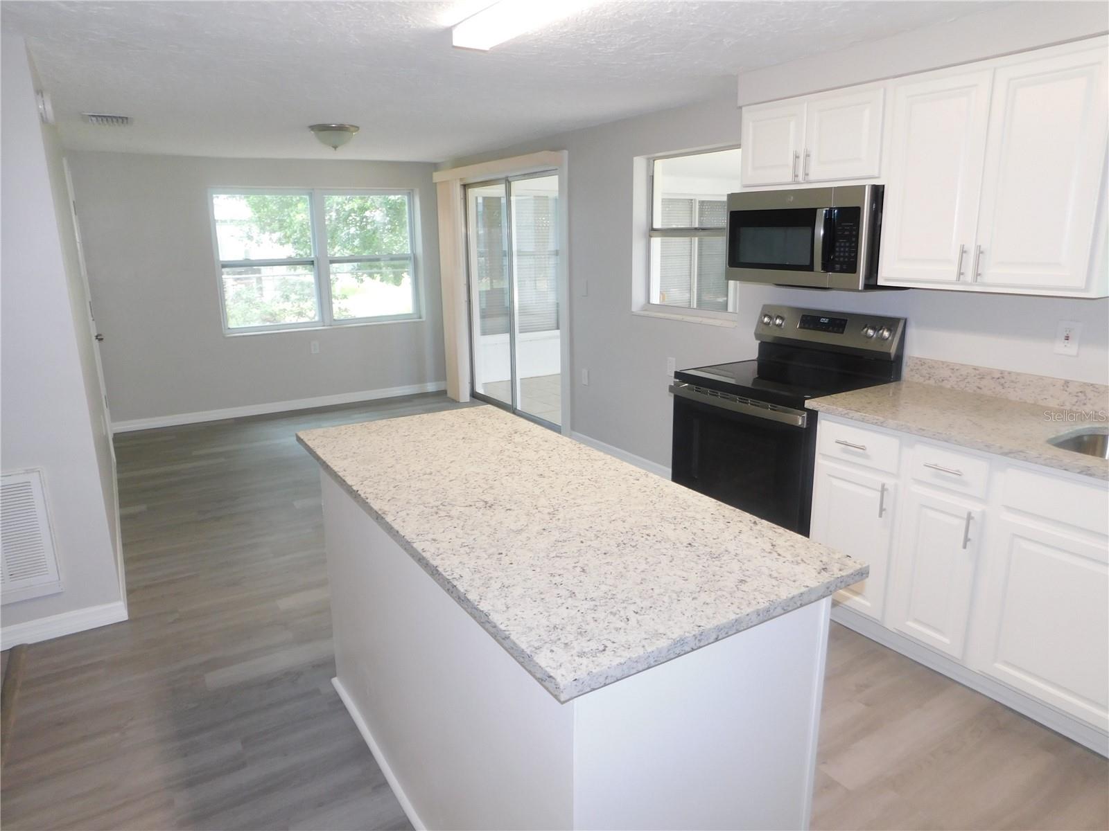 Image 11 of 30 For 4417 Kohler Street