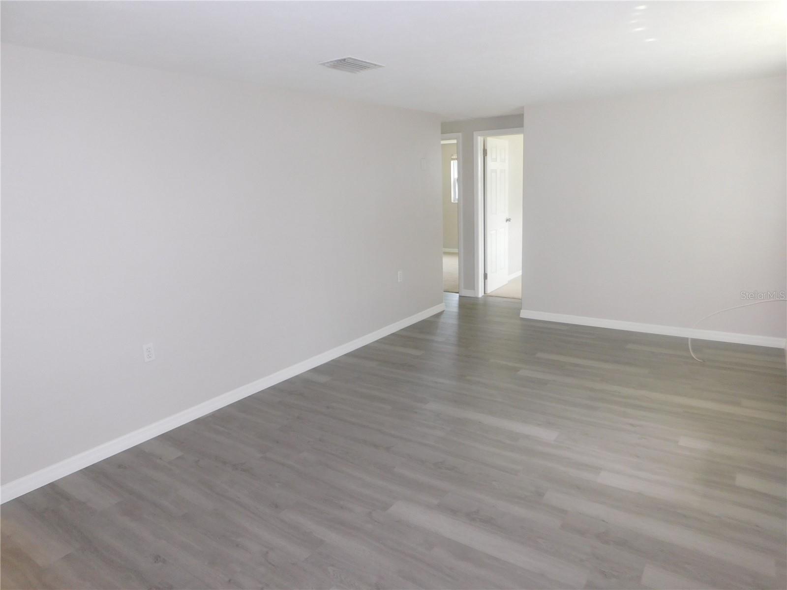 Image 3 of 30 For 4417 Kohler Street