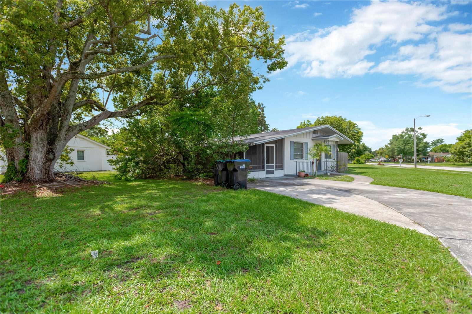 Image 24 of 29 For 6906 Cocos Drive