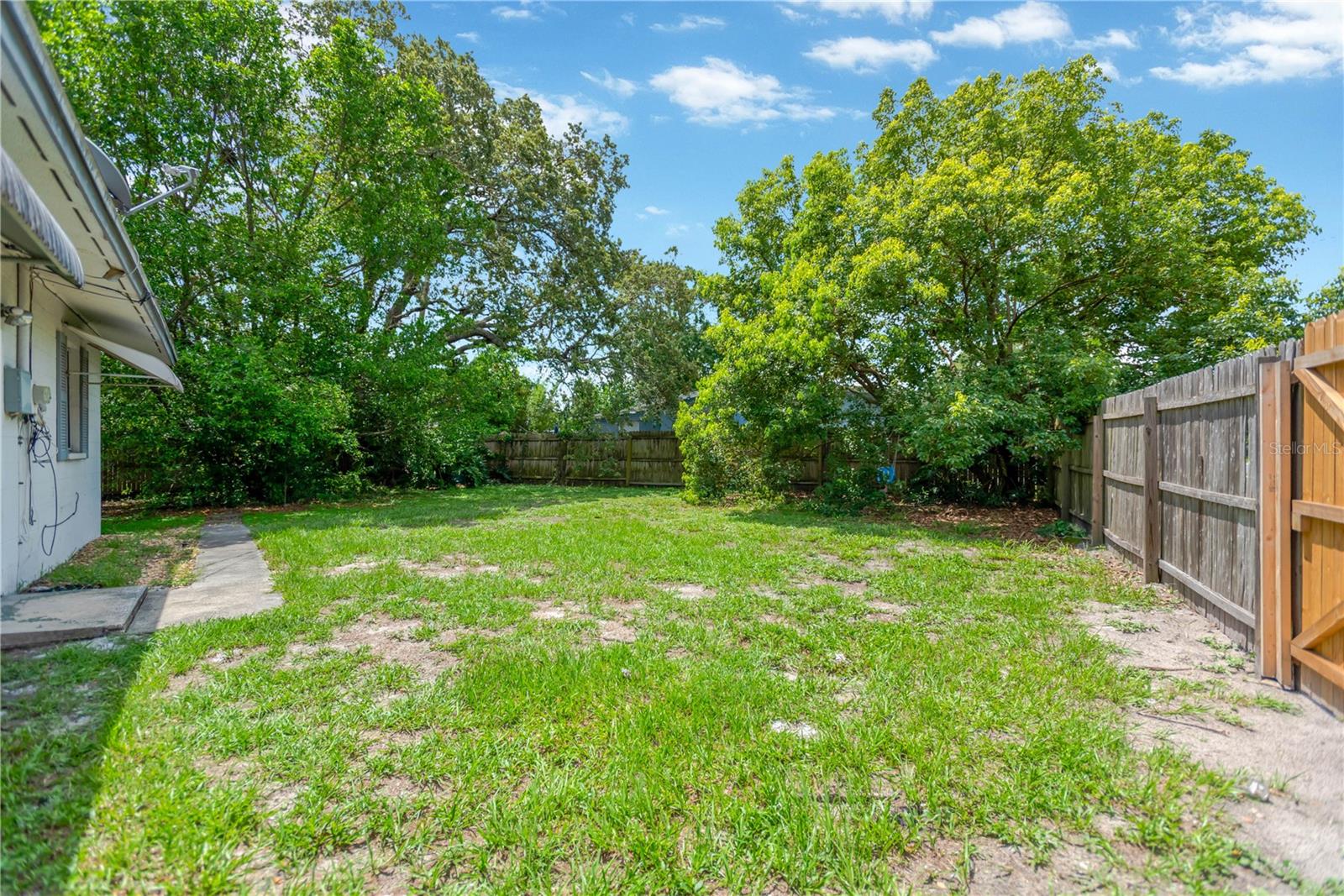 Image 26 of 29 For 6906 Cocos Drive