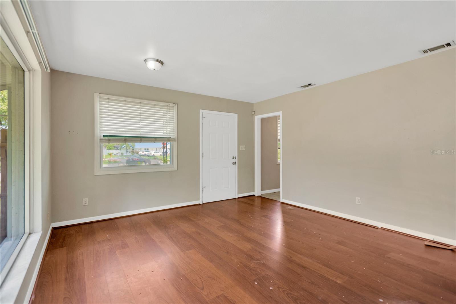 Image 4 of 29 For 6906 Cocos Drive
