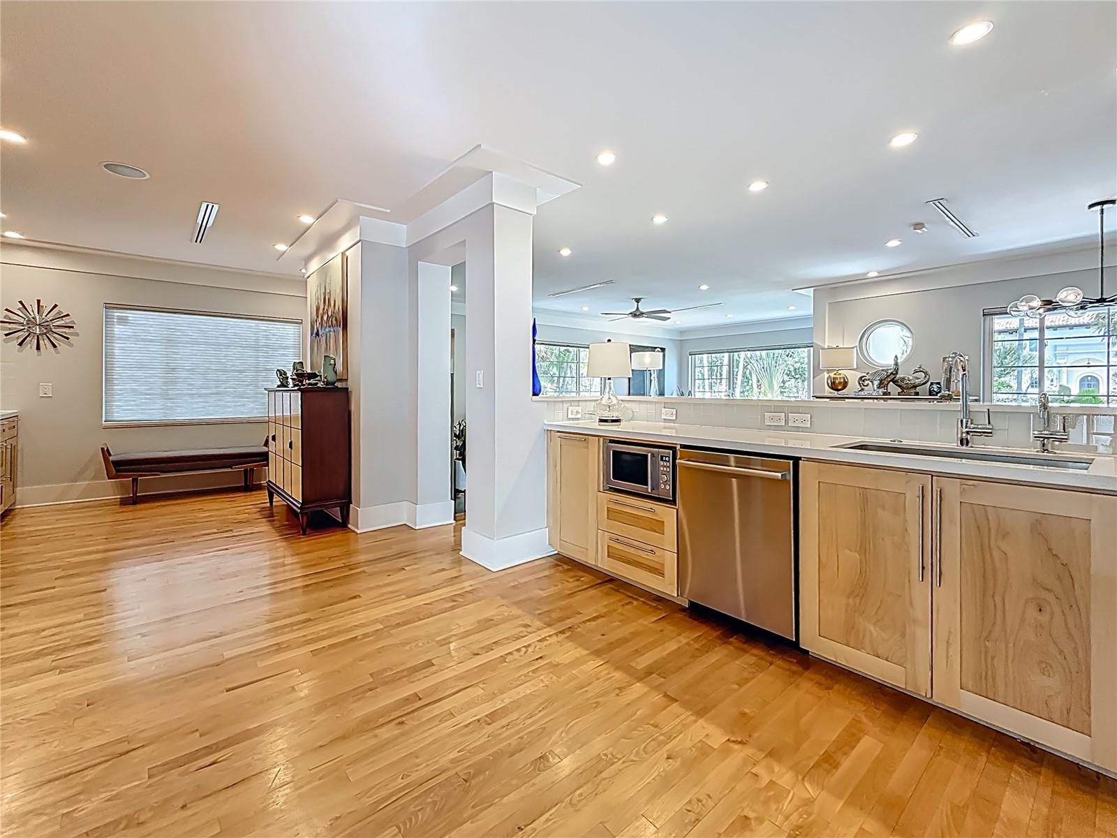 Image 12 of 42 For 301 23rd Avenue Ne