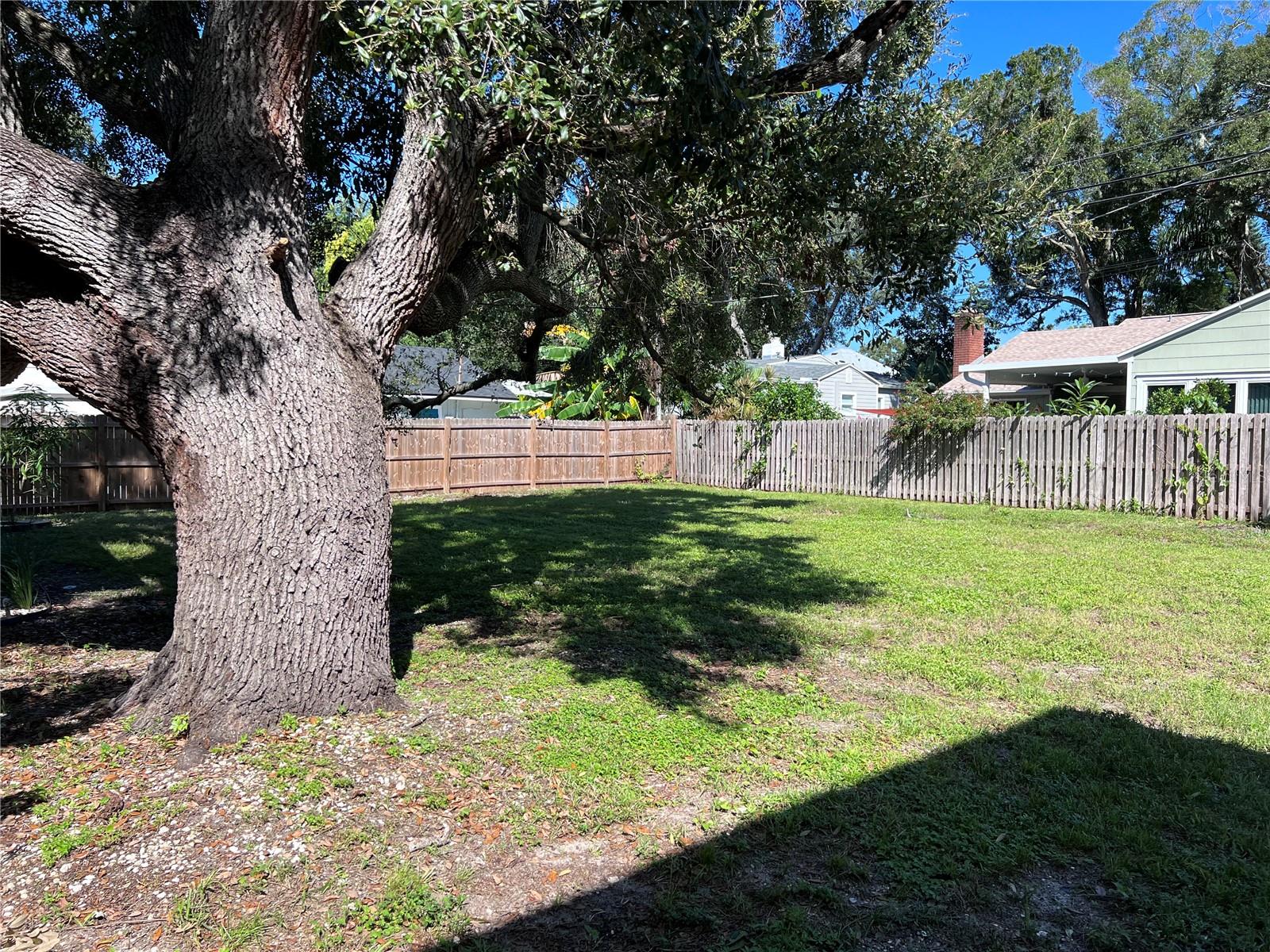 Image 18 of 38 For 777 12th Avenue N