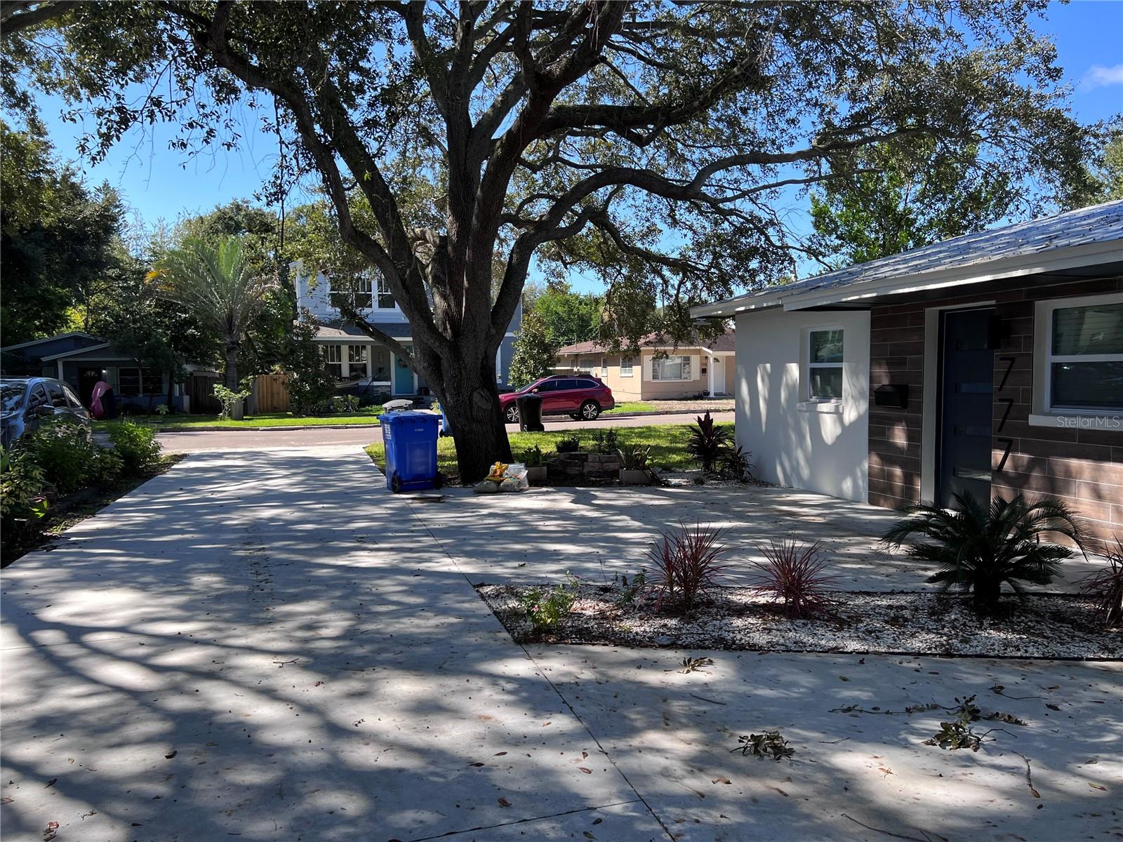 Image 20 of 38 For 777 12th Avenue N