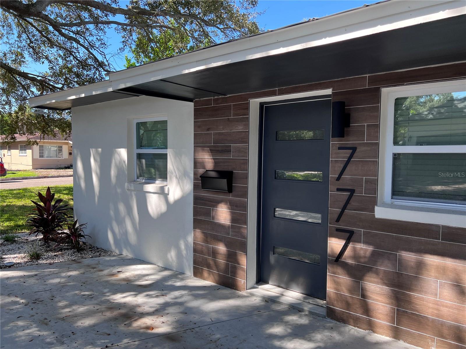 Image 22 of 38 For 777 12th Avenue N